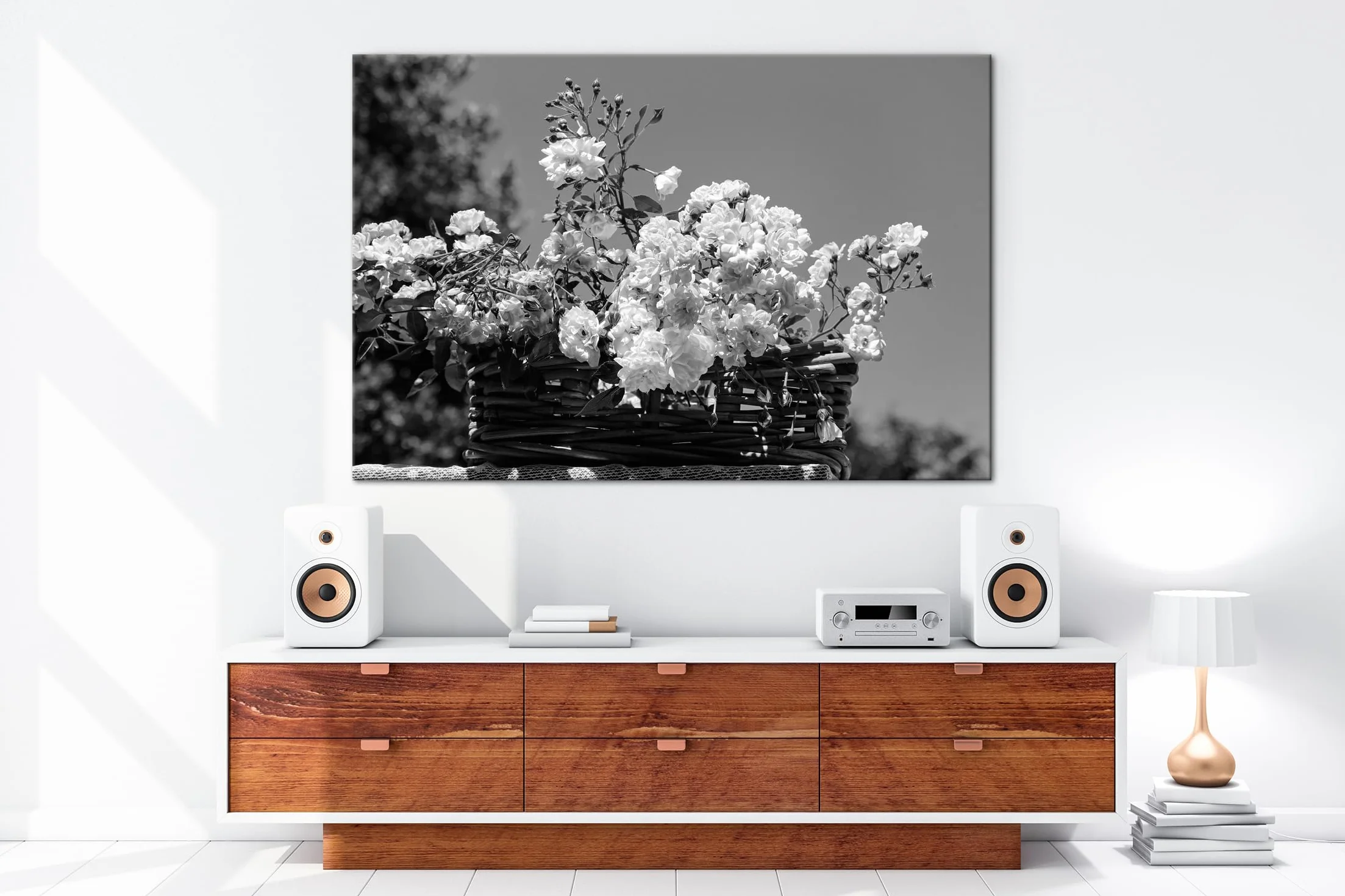 deyoli Przepiękny kosz na róże format: 90 x 60 cm efekt: czarno-biały jako obraz na płótnie, motyw oprawiony na ramie z prawdziwego drewna, wysokiej jakości druk cyfrowy z ramą