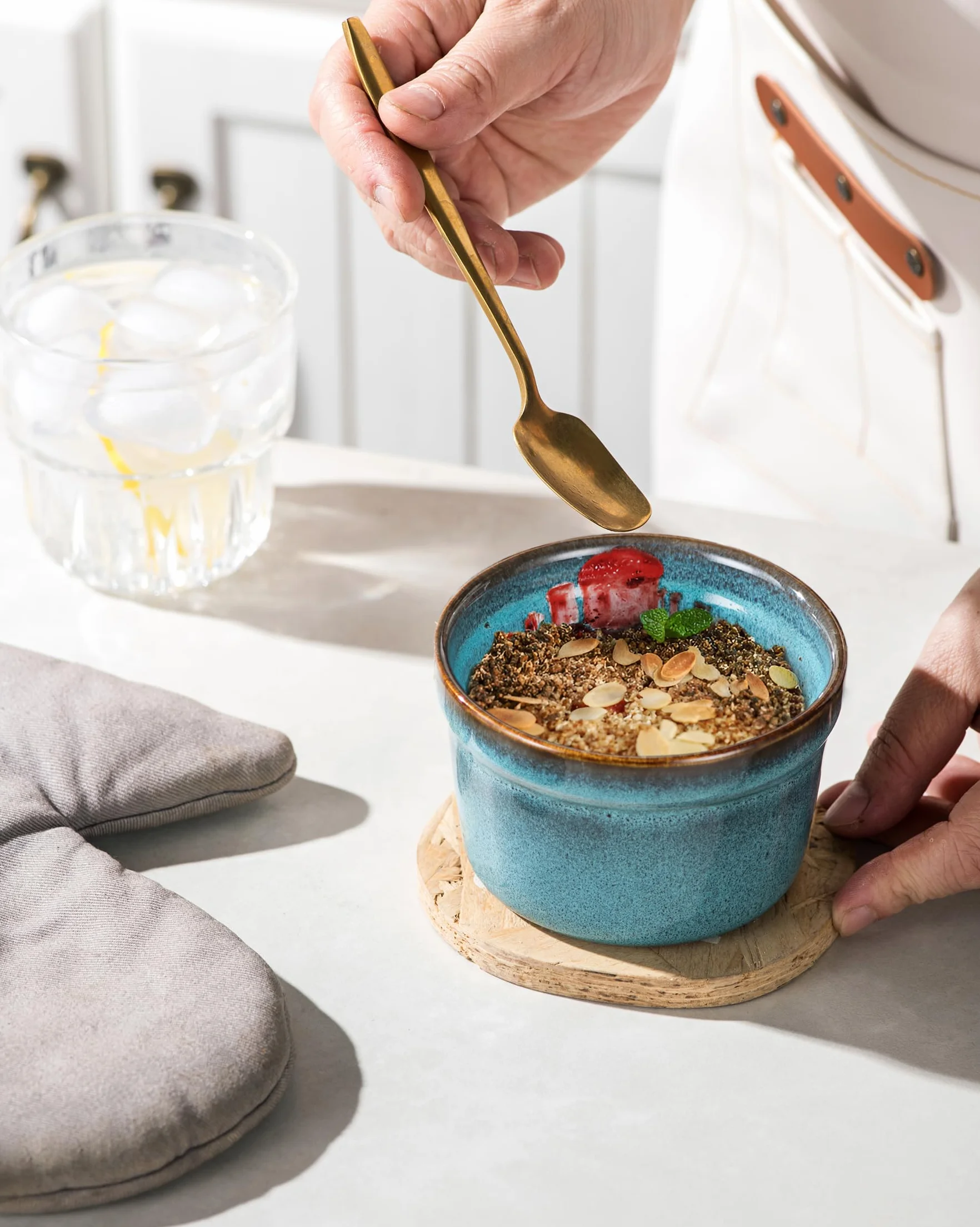 HENXFEN LEAD Zestaw 4 foremek do sufletu, 240 ml Creme Brulee, małe naczynia do zapiekanek na pyszne przyprawy, ragout fin, pudding i Crème Brulee Reactive Blue