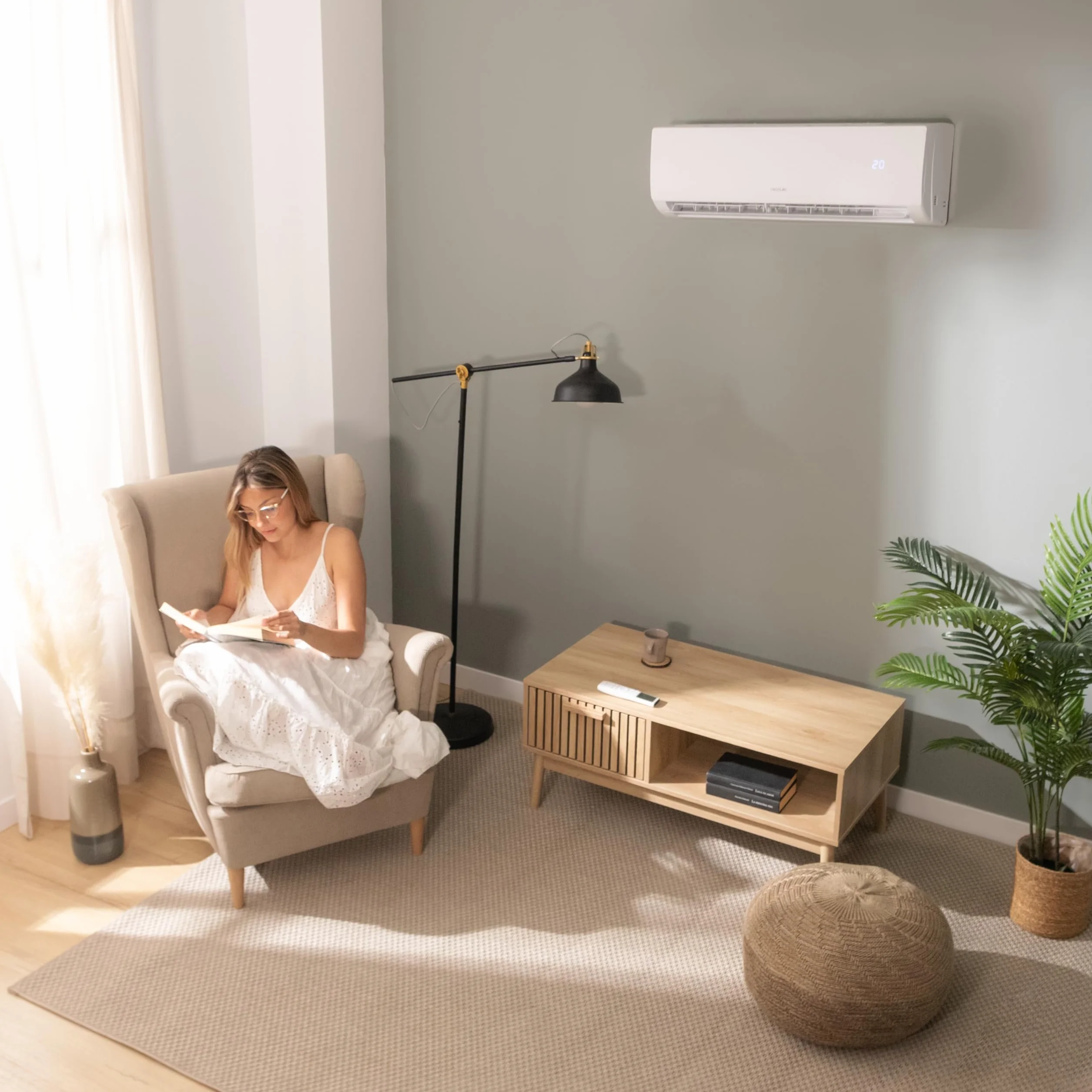Cecotec Klimatyzacja Split AirClima 12000 Smartfresh. 12000 BTU, silnik DC, pompa ciepła, pilot, wyświetlacz LED, system inwerterowy, 5 trybów, 8 prędkości, zasięg 22 m2