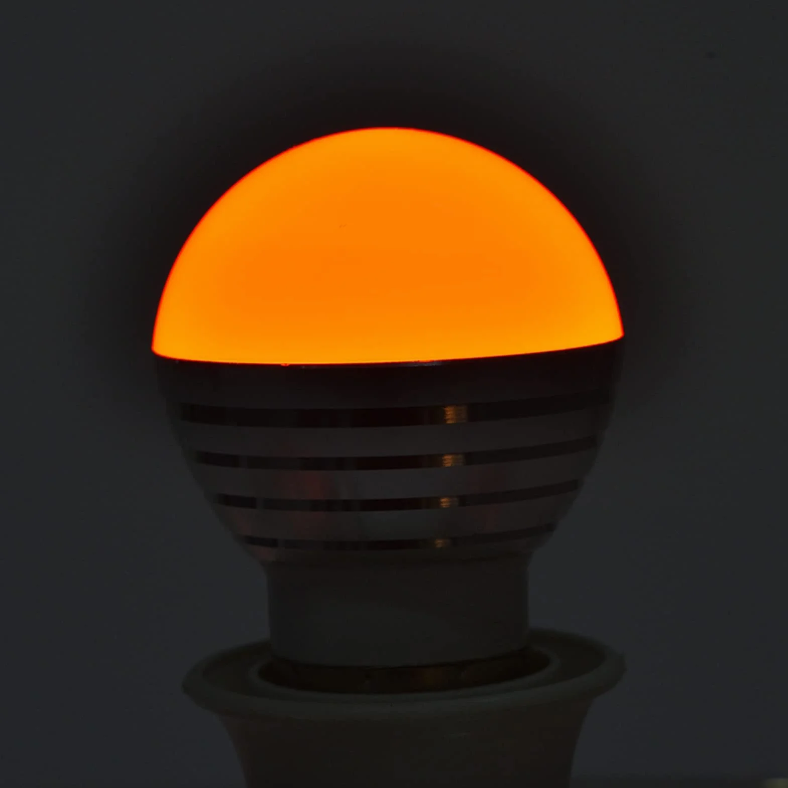 Żarówka LED RGB Zmieniająca Kolor świecy, z Zestawem Pilota, Odpowiednia do Korytarzy, Hoteli, Barów, Kawiarni, E27 3W