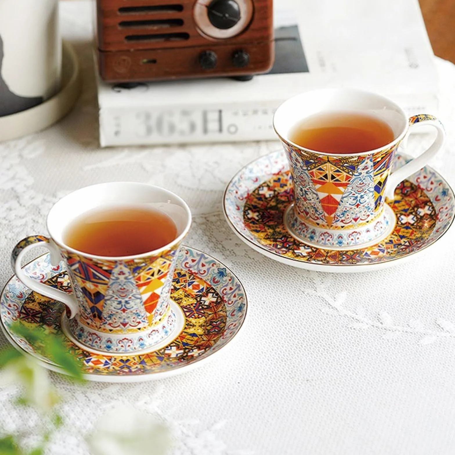 Wykwintne wysokiej jakości wykwintne kubki do kawy i spodki z porcelany kostnej zestaw vintage popołudniowa herbata zastawa stołowa talerze przekąski pudełko zestaw do domu biura