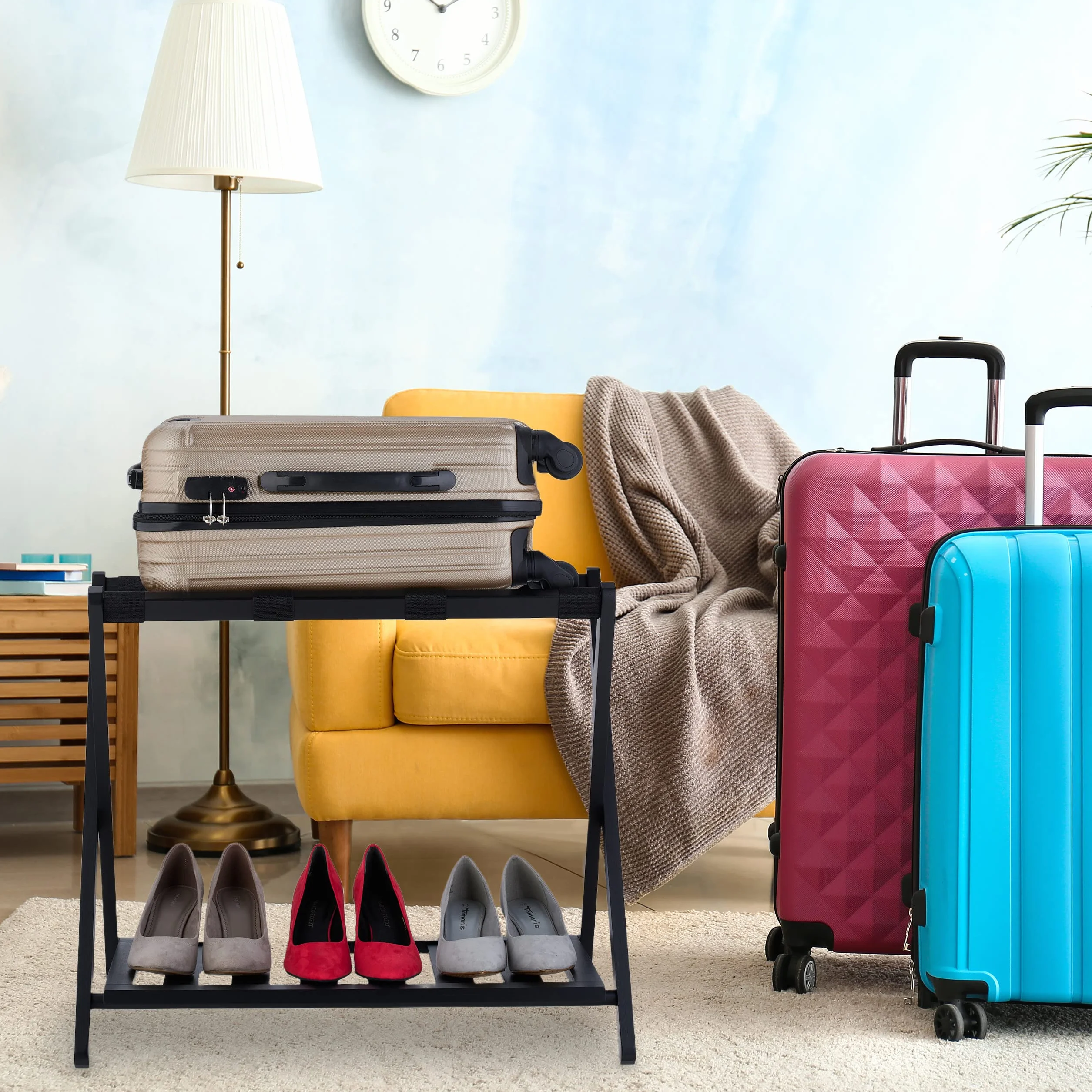 Relaxdays Stojak na walizkę, składany, bambus, wys. x szer. x gł.: 59 x 68 x 40 cm, stojak na bagaż z półką, półka na walizkę hotelową, czarny
