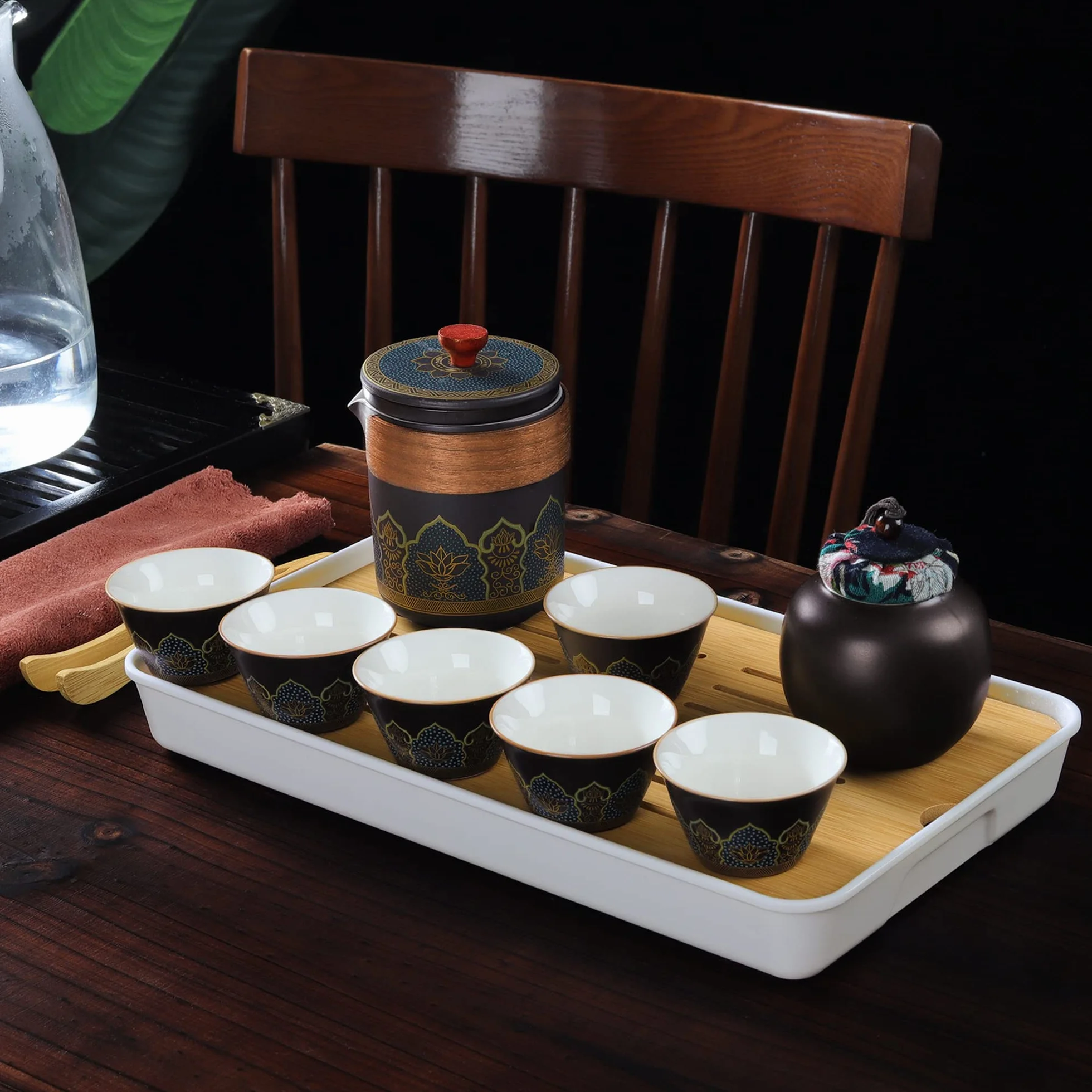 fanquare Czarny przenośny zestaw do herbaty, chiński zestaw do herbaty Gongfu z bambusową tacą do herbaty, porcelanowy czajniczek z 6 filiżankami, torba podróżna