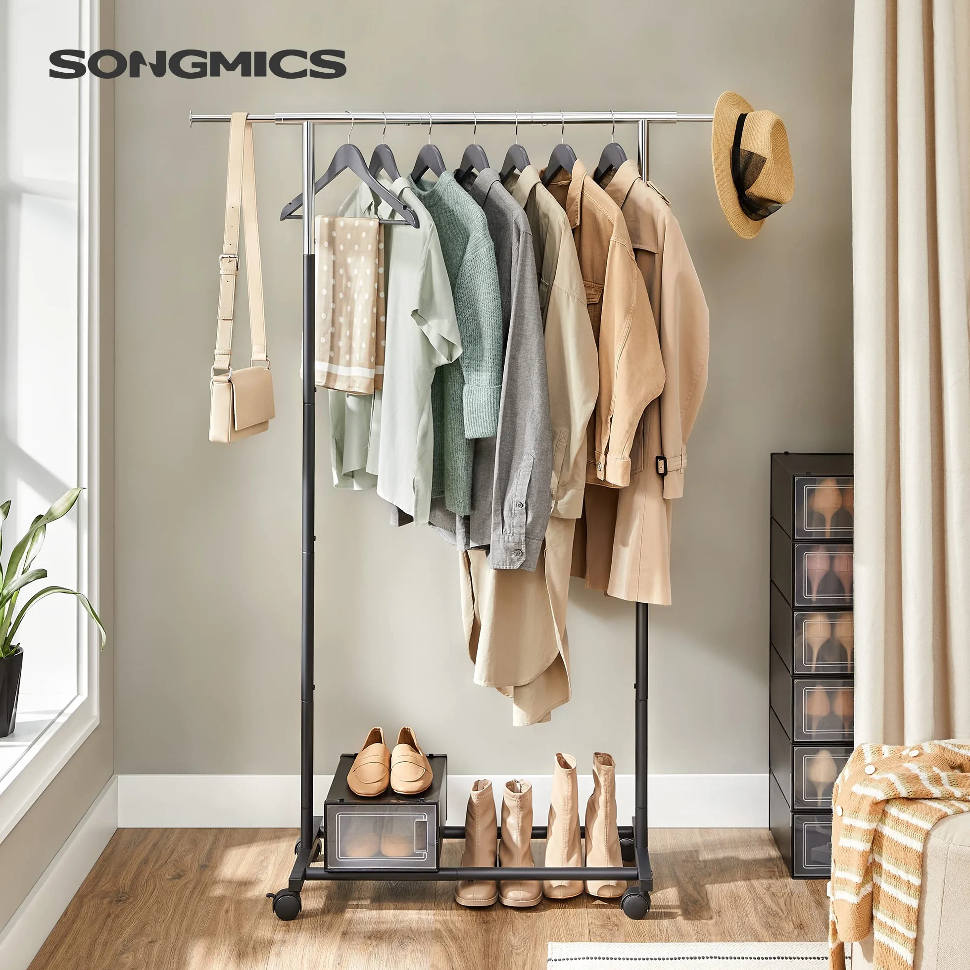 SONGMICS Wieszak na płaszcze, wieszak na ubrania, stojak na płaszcze z kółkami, obciążenie do 25 kg, regulowany, srebrno-czarny HSR101B01