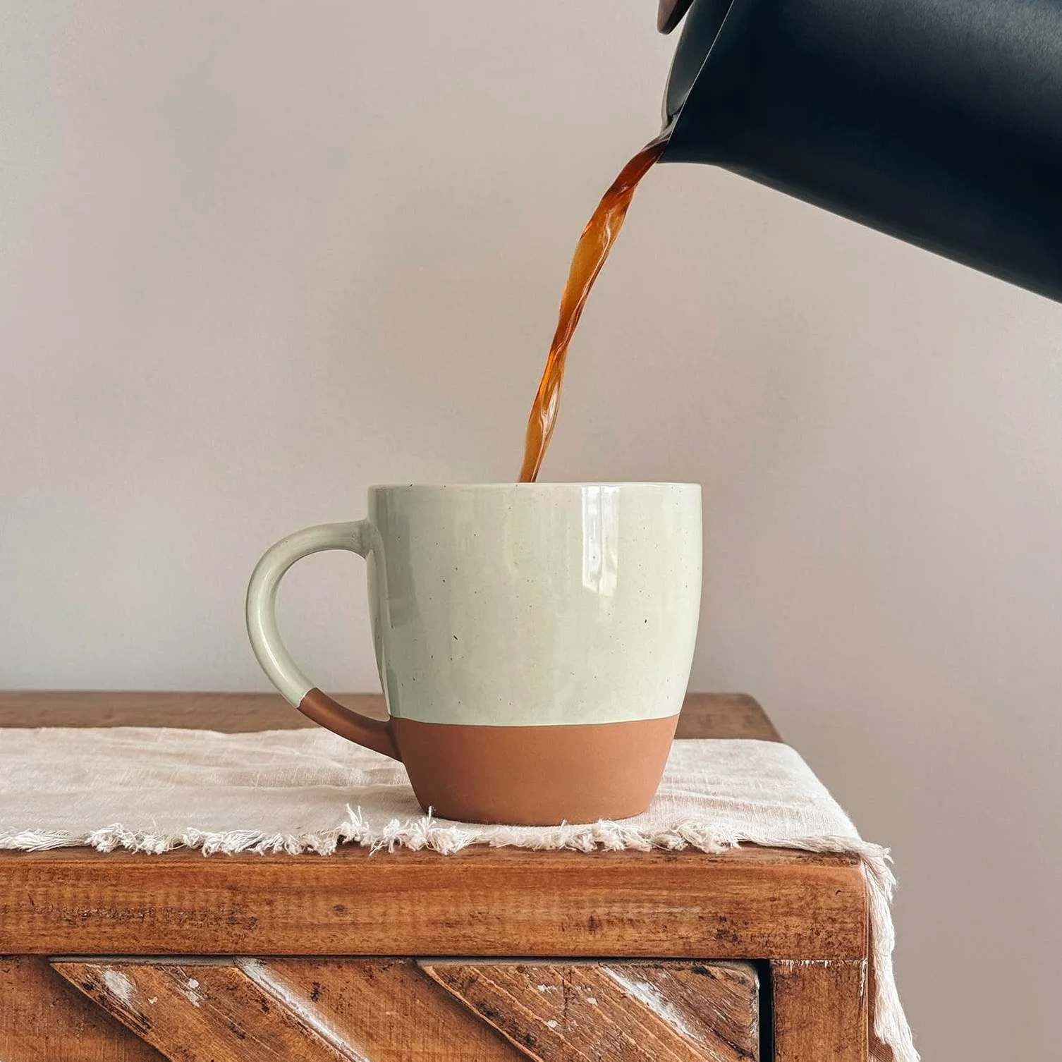Mora Ceramiczny duży zestaw 4 kubków do latte, 473 ml, nadają się do kuchenki mikrofalowej, porcelanowe kubki do kawy z dużym uchwytem, nowoczesne, boho, niepowtarzalny styl do każdej kuchni. Kamionka