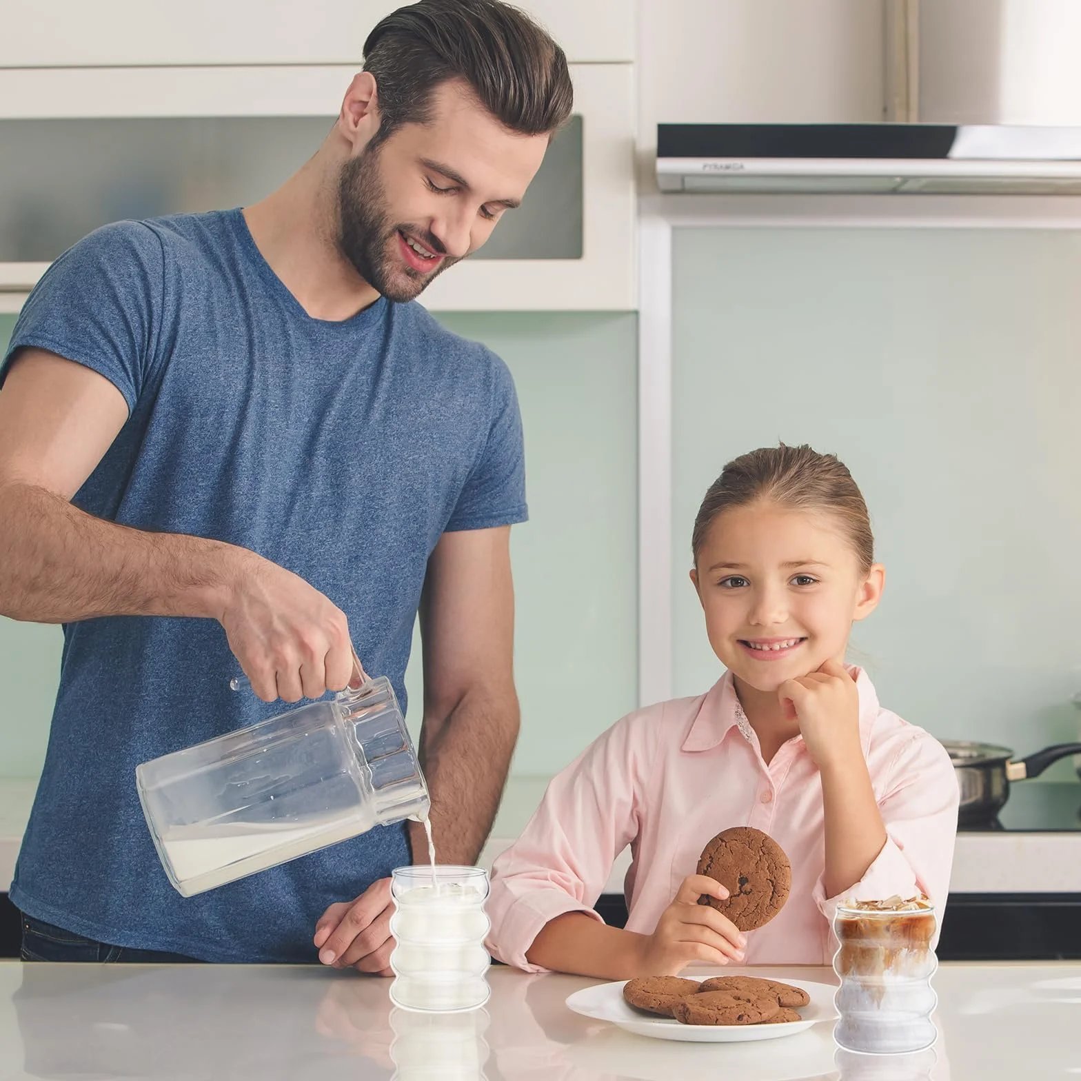 Bubble szklanki 350 ml ze słomką, zestaw 4 żebrowanych szklanek | Do Latte Macchiato, kawy mrożonej, whisky, koktajli, jogurtu, kawy z sodą – żebrowane szklanki 350 ml ze słomką, zestaw 4