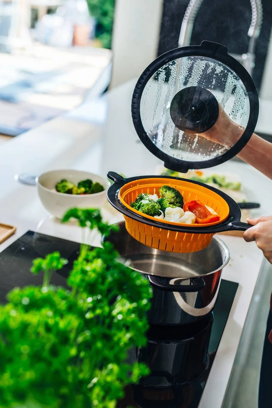Fiskars Garnek z pokrywką, Pojemność: 5,0 l, Functional Form, Odpowiedni do wszystkich rodzajów płyt kuchennych, Stal nierdzewna/tworzywo sztuczne, 1026578