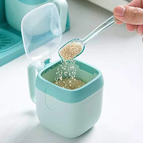 Pojemnik na przyprawy, dozownik przypraw, wiszący na ścianie pojemnik na przyprawy, plastikowe pudełko na przyprawy z pokrywką, domowy pojemnik na sól kuchenną, pojemnik na przyprawy (kolor: różowy, r