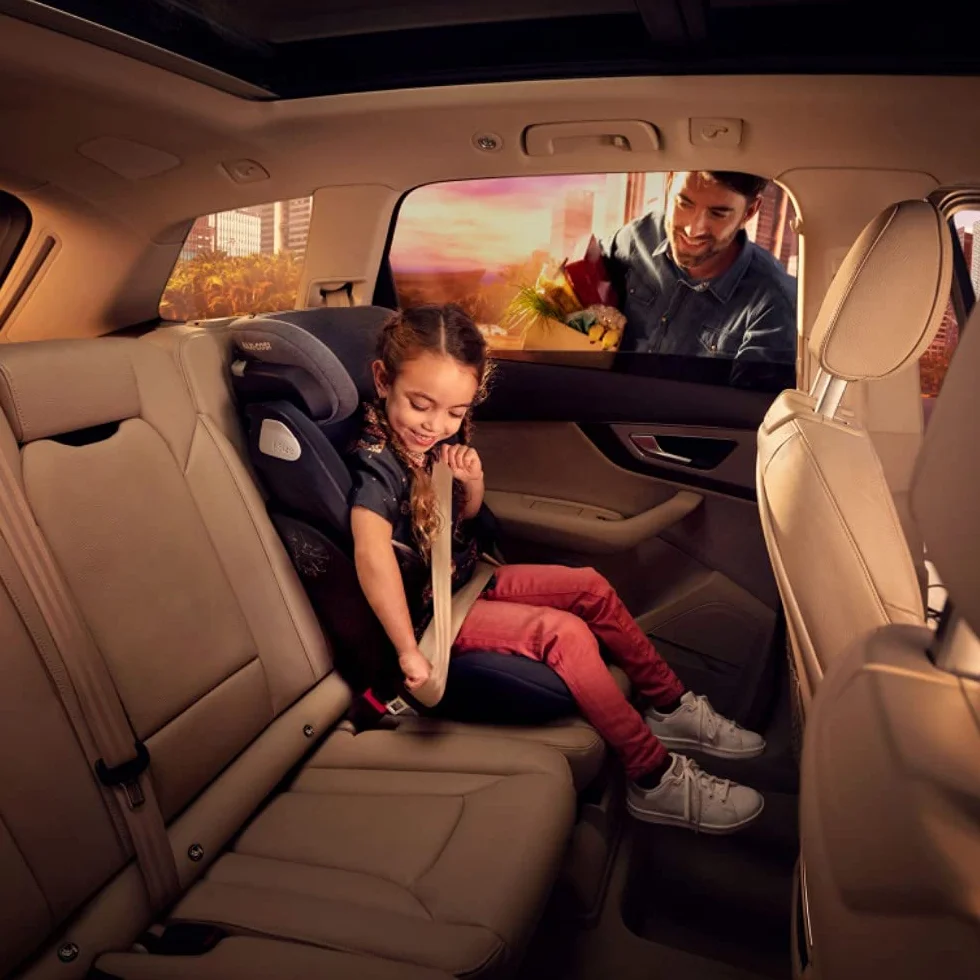 Maxi-Cosi Kore i-Size Fotelik samochodowy, 3,5–12 lat, 100–150 cm, ISOFIX Fotelik dla dziecka, Regulacja wysokości/szerokości, System ochrony bocznej Plus, Szybkie i łatwe zapięcie, Authentic Black