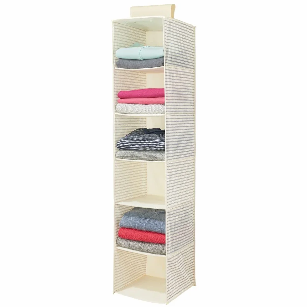 mDesign Organizer wisz?cy – Wisz?ca pó?ka do szafy wykonana z materia?u – Organizer na buty i akcesoria z 6 pó?kami – naturalny/kobaltowy