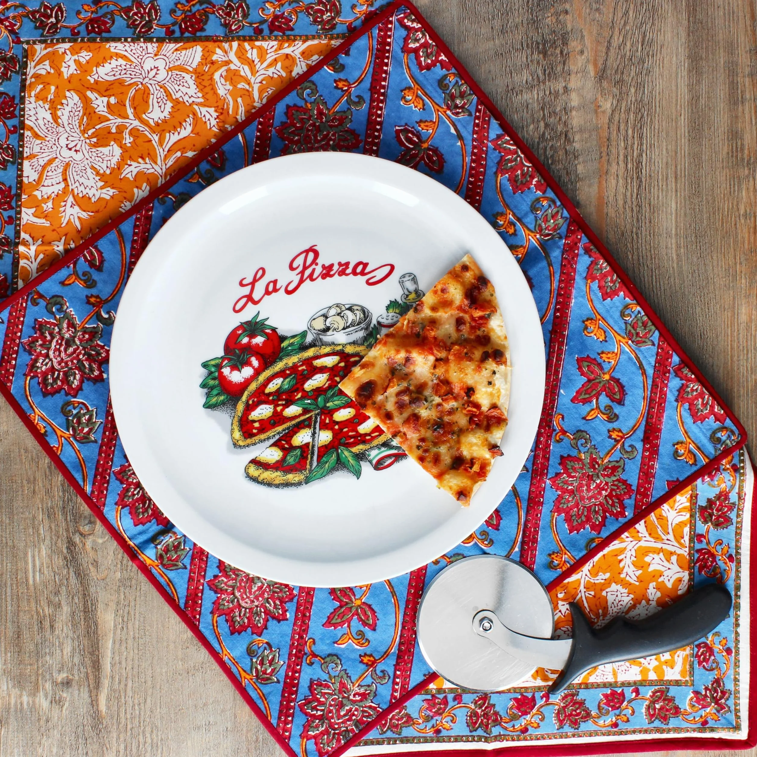 MamboCat La Pizza 6-częściowy zestaw talerz do pizzy, Ø 30,5 cm, dla 6 osób, duże talerze do pizzy z porcelany z dekoracją i napisem, na pizzę lub do przyrządzania, półmisek do obiadu