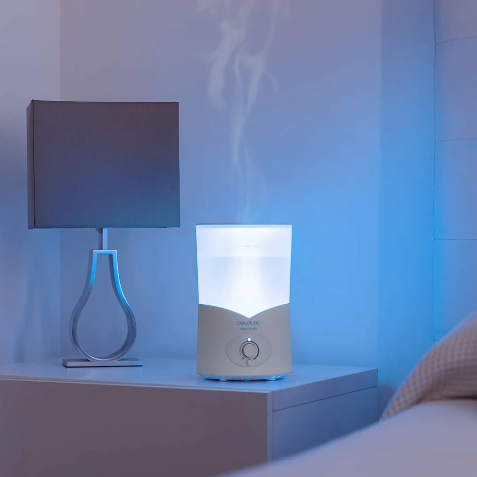 Cecotec BreezeCare 2000 Light nawilżacz powietrza 25 W, nawilżacz powietrza 200 ml/h, zbiornik 1,2 litra, wyjście pary 360°, ręczne sterowanie, światło LED, zasięg do 30 m2