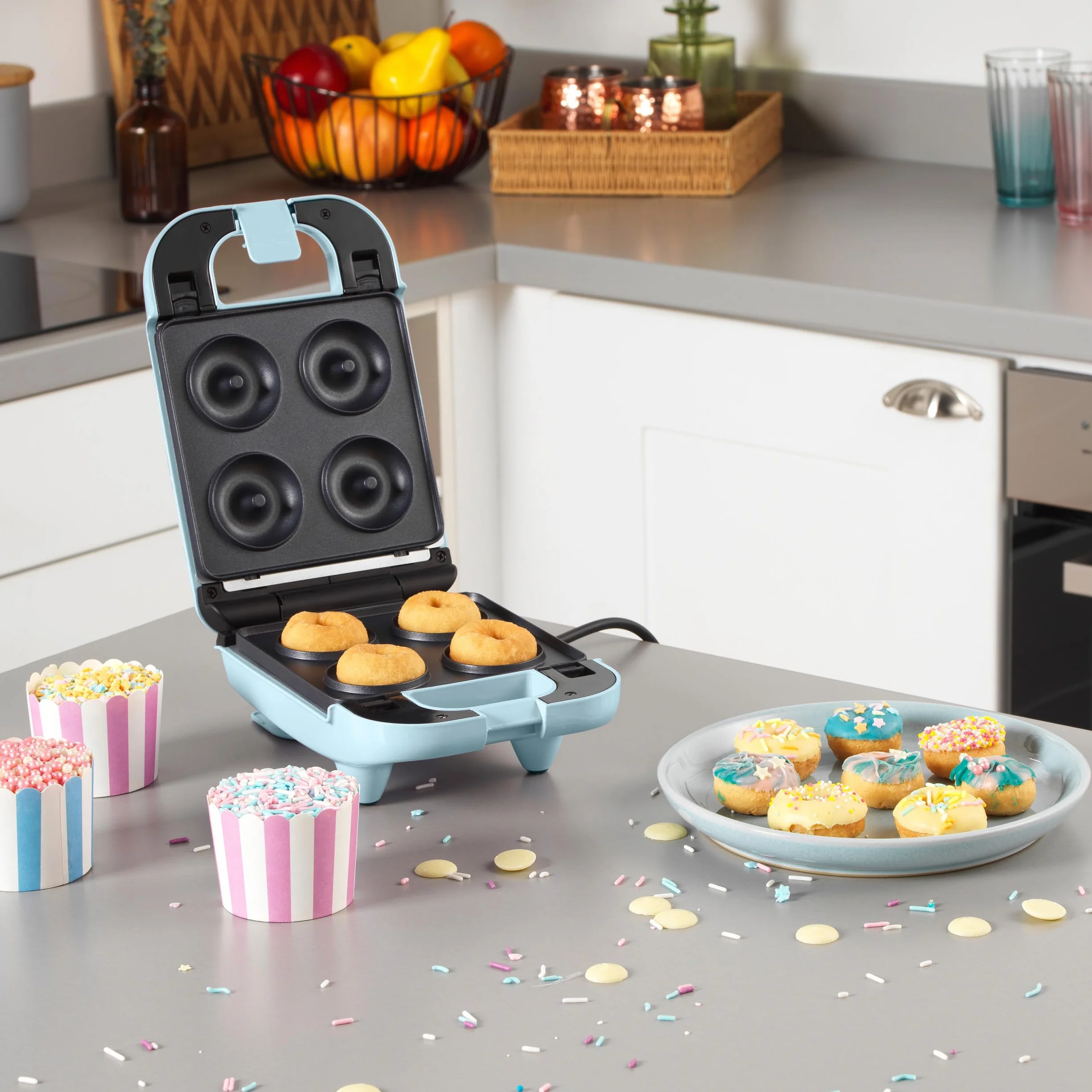 Giles & Posner 3-w-1 Mini Treat Maker – Paczki, Kulki Ciastowe, Gofrownica, Wyjmowane Nieprzywierajace Talerze Kuchenna, Latwe Czyszczenie, Kompaktowy, Wypieki dla Dzieci, Pastelowa Niebieska, 650 W