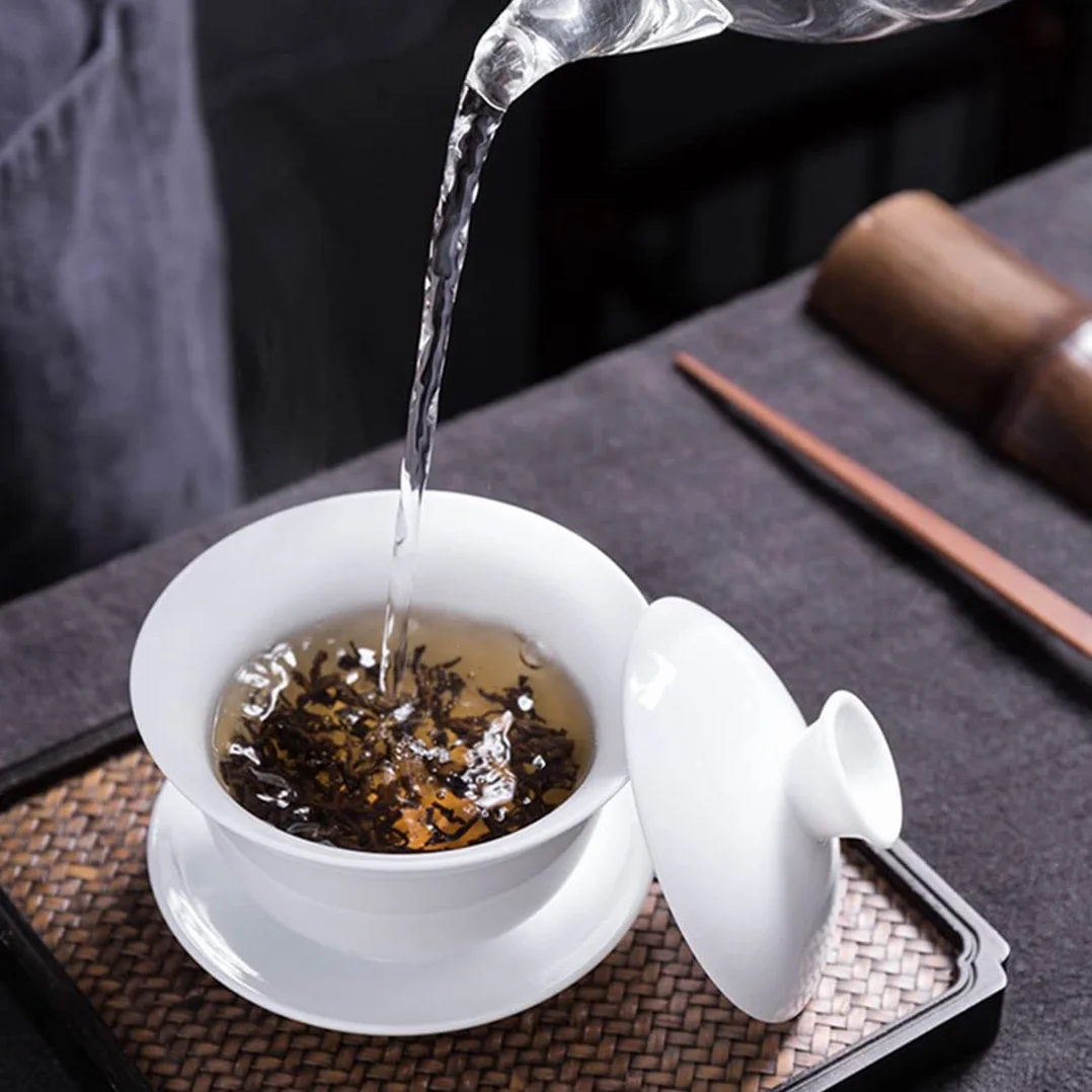 Chińskie porcelanowe filiżanki do herbaty Gaiwan Wspoza Tradycja Sancai Pokrywka Miska Warga Kubek Spodek (300 ml Biały)