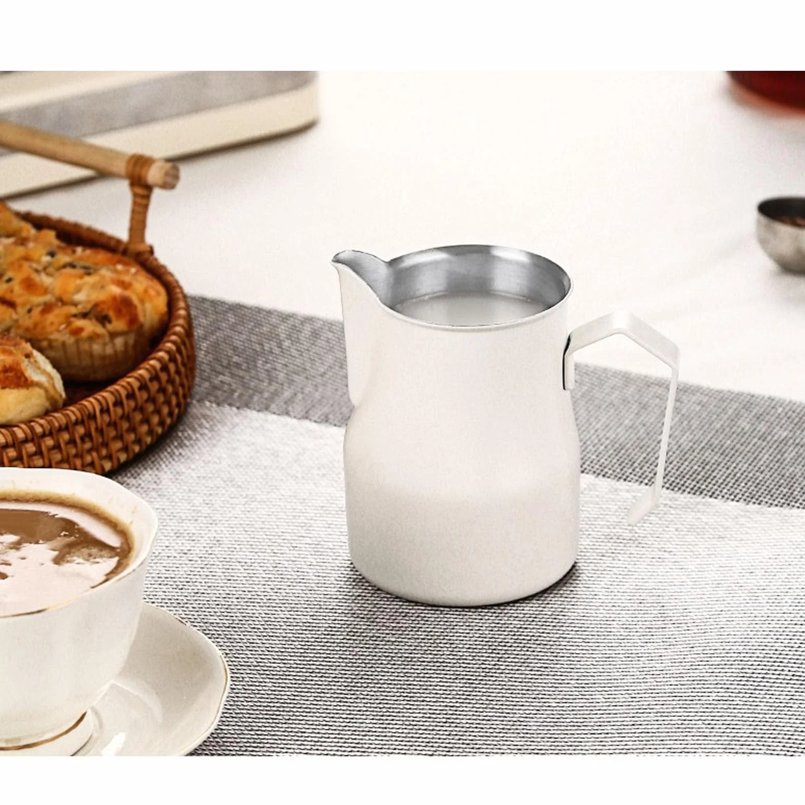Kubek do spieniania mleka ze stali nierdzewnej, dzbanek do gotowania na parze, dzbanek do spieniania mleka (srebrny 350 ml)