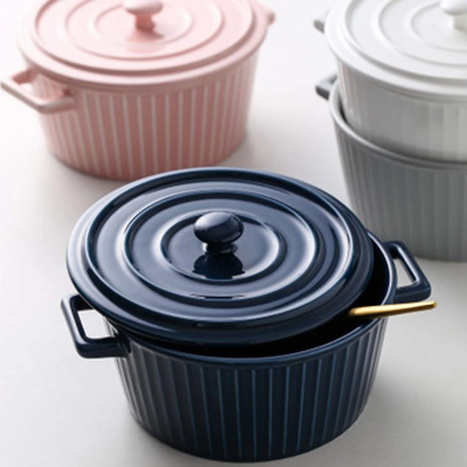 Ceramiczna miska do zupy ramen z pokrywką uchwytu, nordycki styl lunch warzywa makaron pudełko na płatki kuchnia śniadanie ryż miska sałatkowa do mikrofalówki piknik biuro szkoła, niebieska
