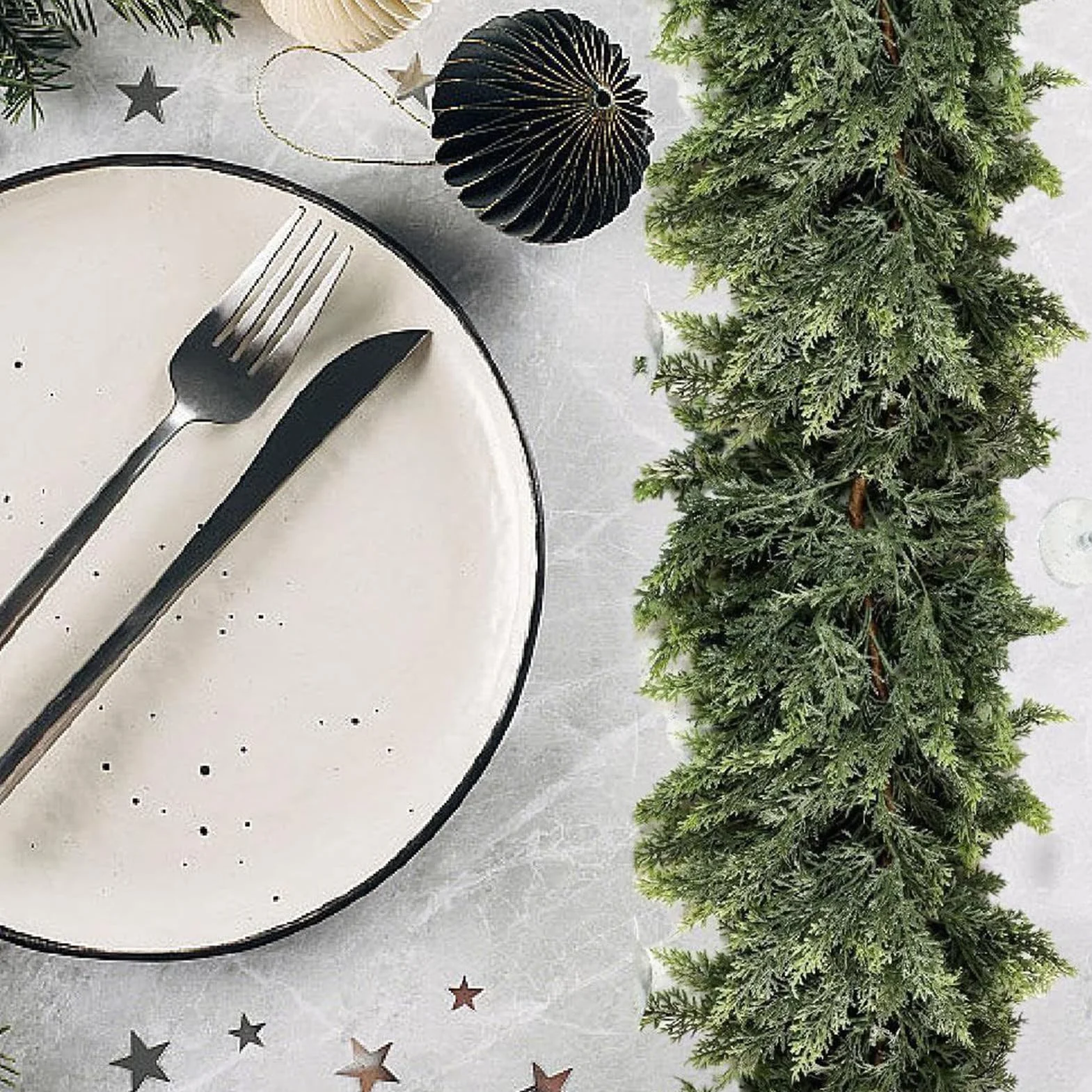 Winter Pine Garland - 106.3 Inches Christmas Cedar Garland Green Outdoor Decorations Green Artificial Greenery Garlands for Table Suitable for Christmas Trees, Indoor Decorations