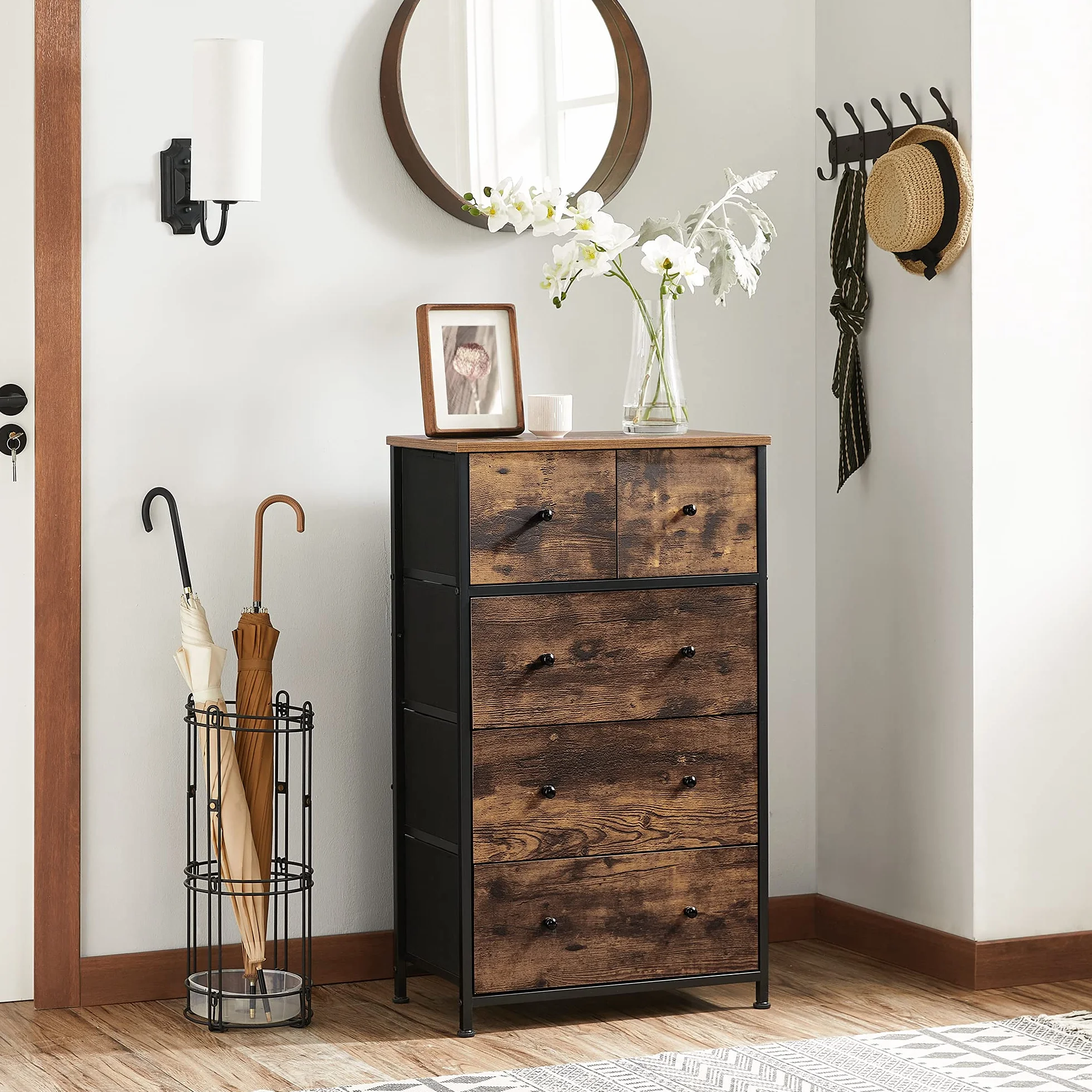 SONGMICS komoda, szafka do przechowywania, szuflady materiałowe z frontem MDF, wzornictwo przemysłowe, na korytarz, do salonu, w stylu vintage, brązowo-czarna, LGS45H