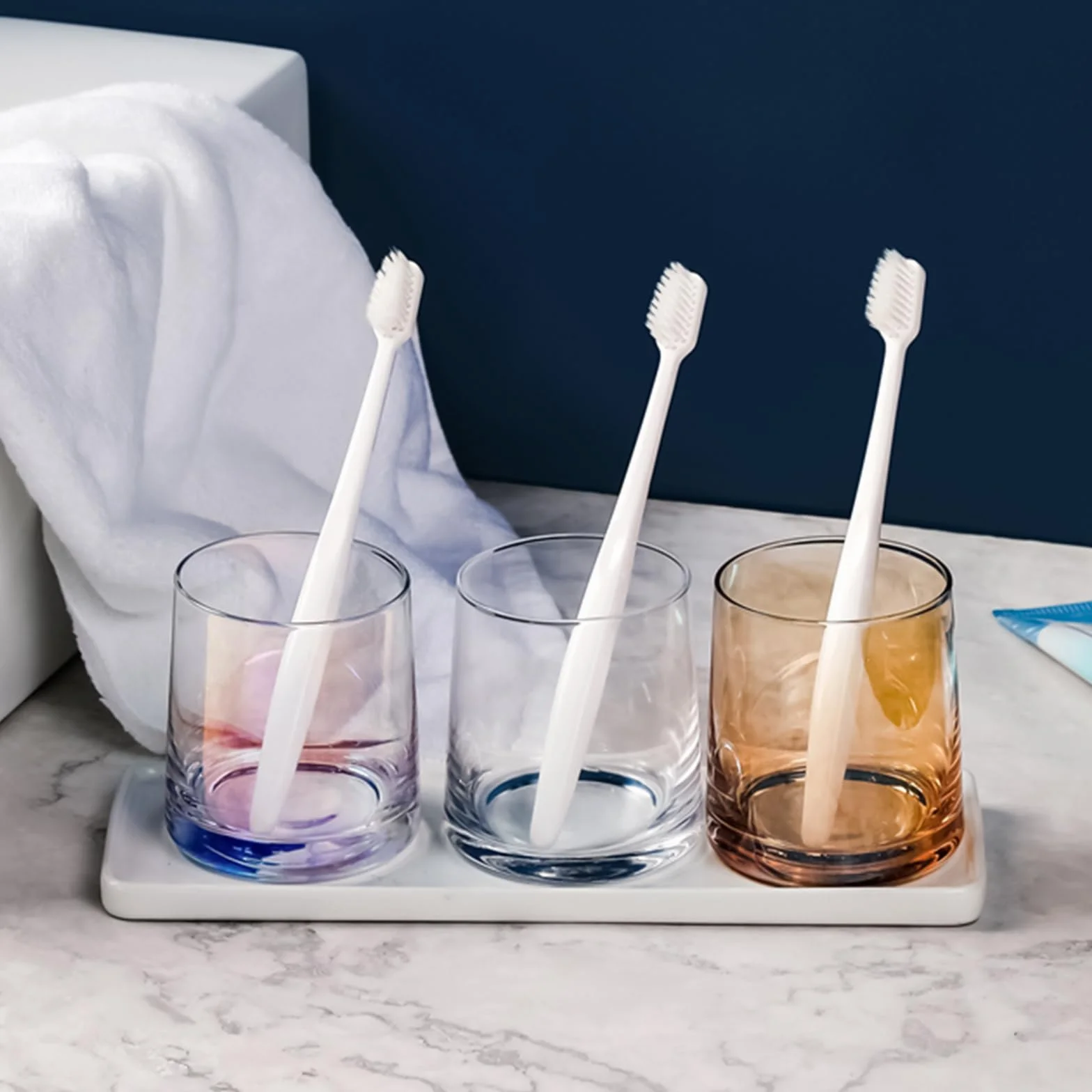 Ceramiczna podłużna taca biała, 2 dekoracyjne tace na biżuterię, świece i półka na wannę, elegancka półka łazienkowa i taca dekoracyjna z wysokiej jakości materiału