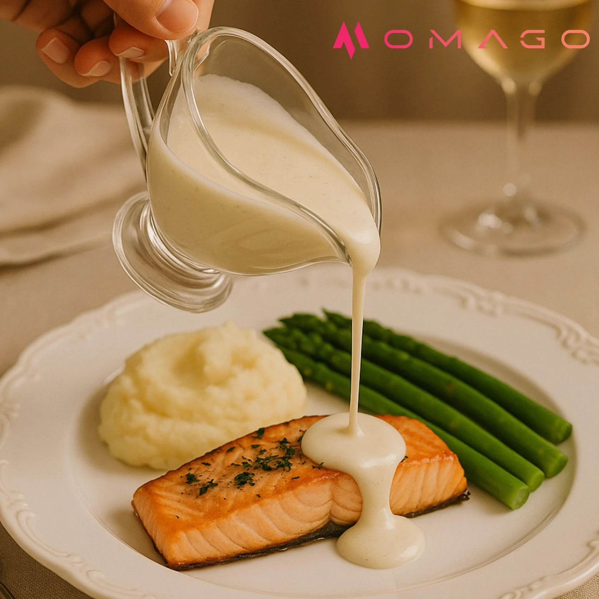 OMAGO® Szklana sosjerka 160 ml z uchwytem, przezroczyste naczynie do sosów i dipów, elegancki dzbanek stołowy