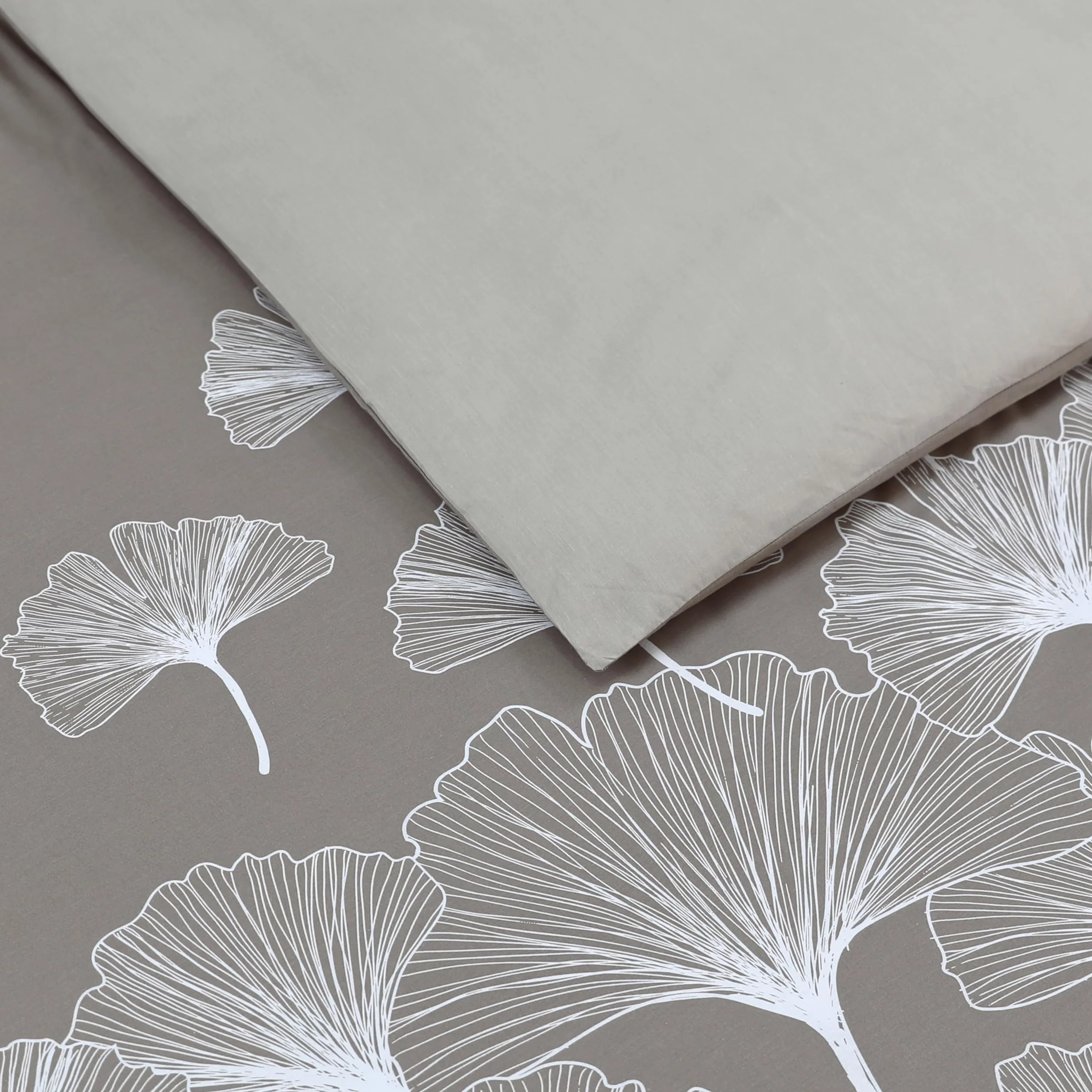 Vision - Komplet pościeli Ginko Beige - Poszewka na kołdrę 260x240cm z 2 różnymi poszewkami 65x65cm - 100% Bawełna