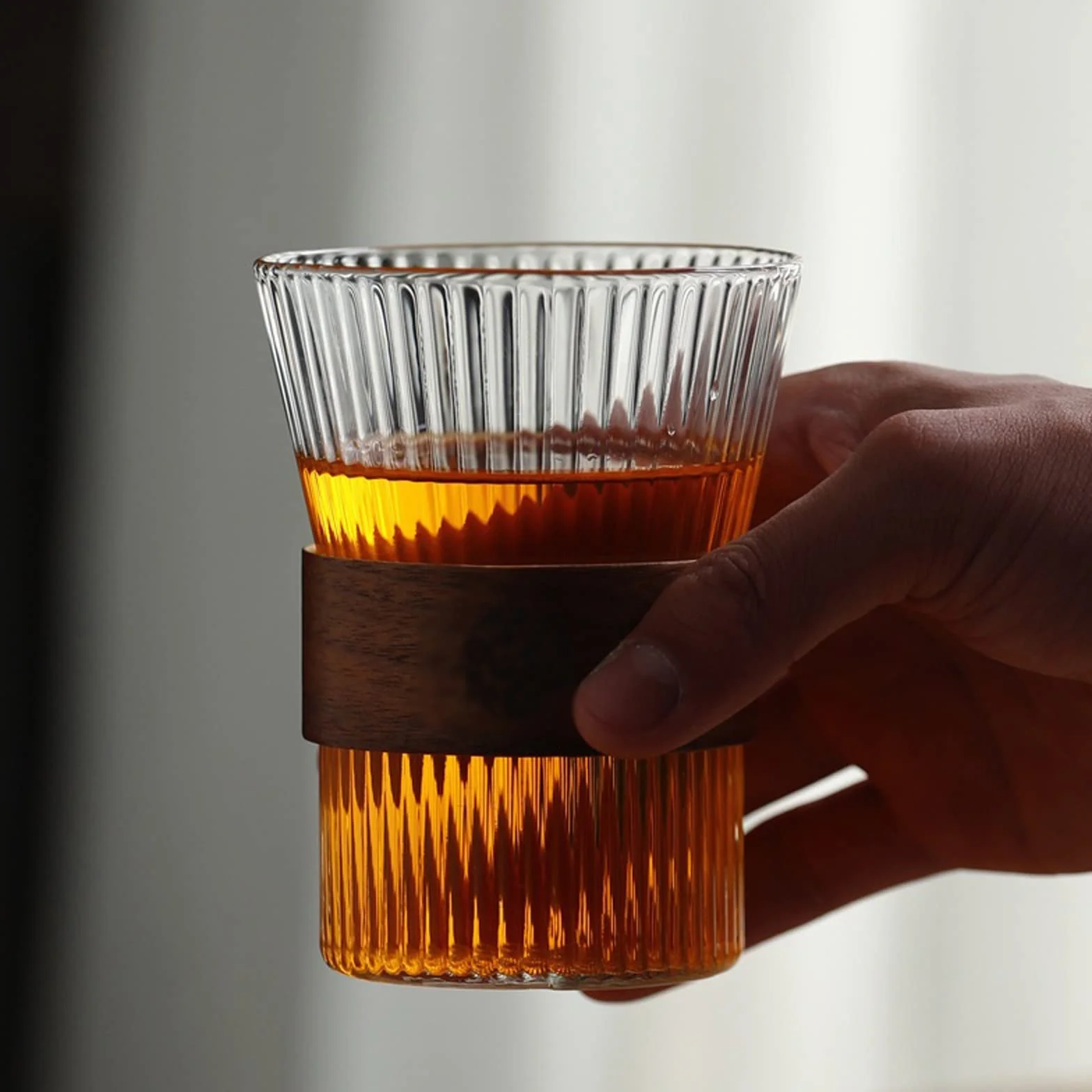 ESOUY Szklanki do picia Szklany kubek domowy z drewnianym rękawem Kubek do herbaty Kieliszek do wina Szklanki do picia Kubek na wodę Kubek do kawy Szklany kubek do kawy Szklany kubek na sok