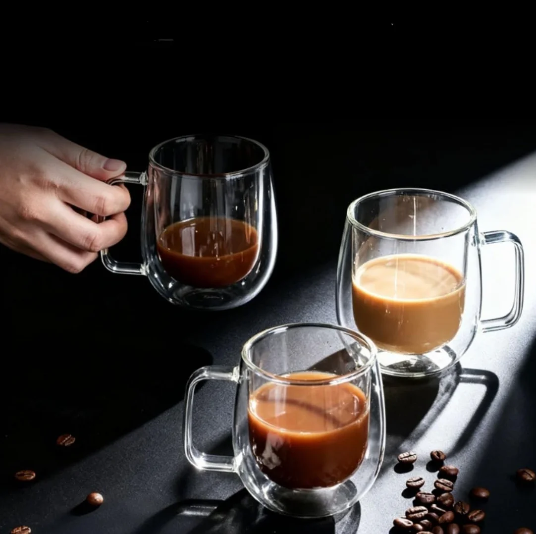 Szklane kubki do kawy z podwójnymi ściankami, zestaw dwóch filiżanek do herbaty, izolowane i niekondensacyjne, z uchwytem, przezroczyste szklane kubki do kawy latte, cappuccino, torebkę na