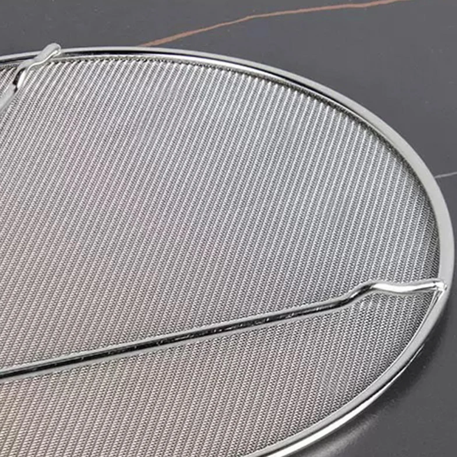 Grease Splatter Guard - Fine Mesh Screen, Protector Kitchen Tool for Searing Meat, Premium Quality Shield, Cooking Pot Accessory with Heat Resistant Handle, Frying Pan Set for Sizzling and Grilling