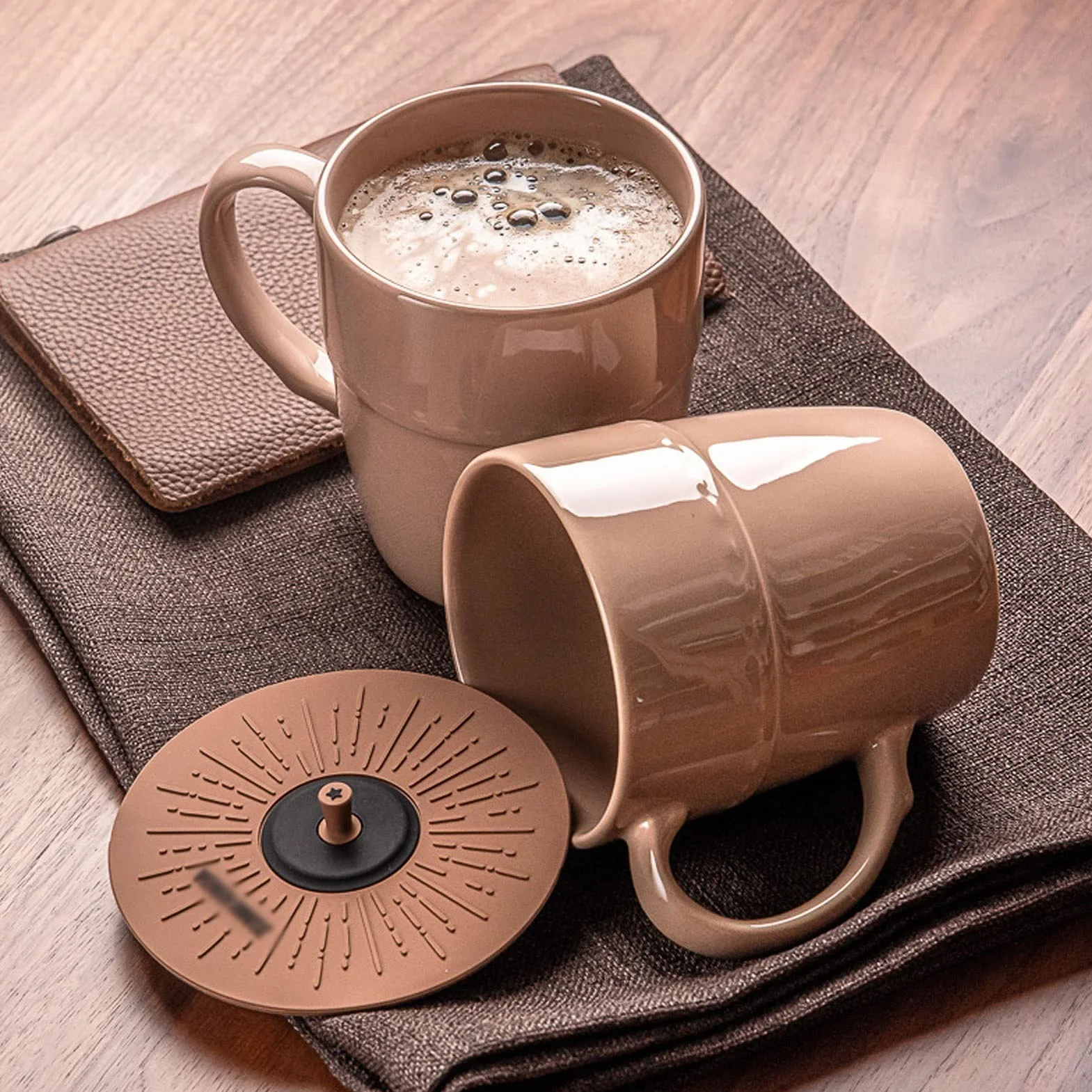 Kubki do kawy Procelanowy kubek do espresso, Europejski styl Nowy kubek z porcelany kostnej Duża pojemność Biuro Domowy kubek śniadaniowy Prosty osobisty kubek do kawy z pokrywką i uchwytem