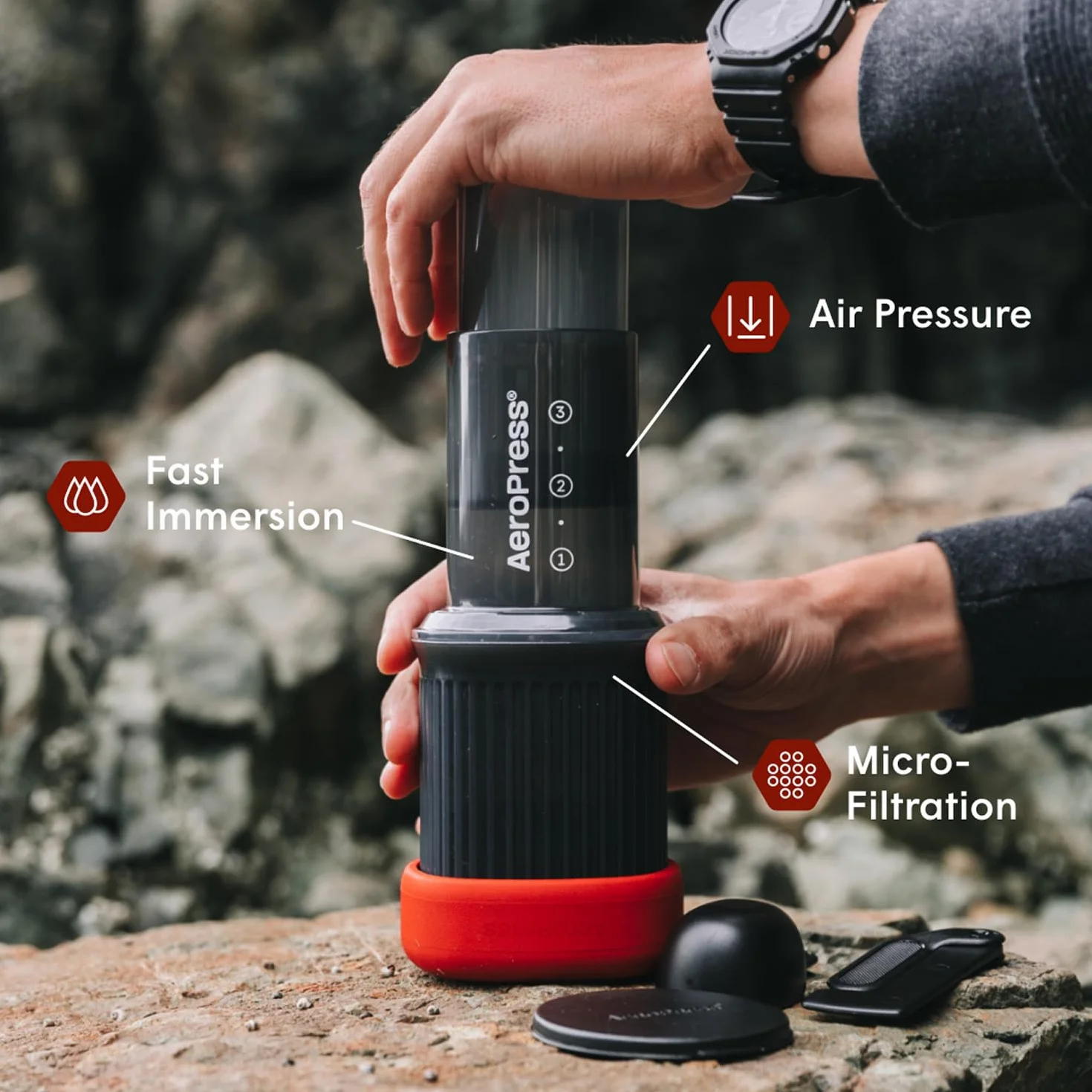 AeroPress Go bardzo mały przenośny ekspres do kawy, idealny na podróże, wycieczki i kemping, wielofunkcyjny French Press, ręczny ekspres espresso & pour-over, 2 min parzenia