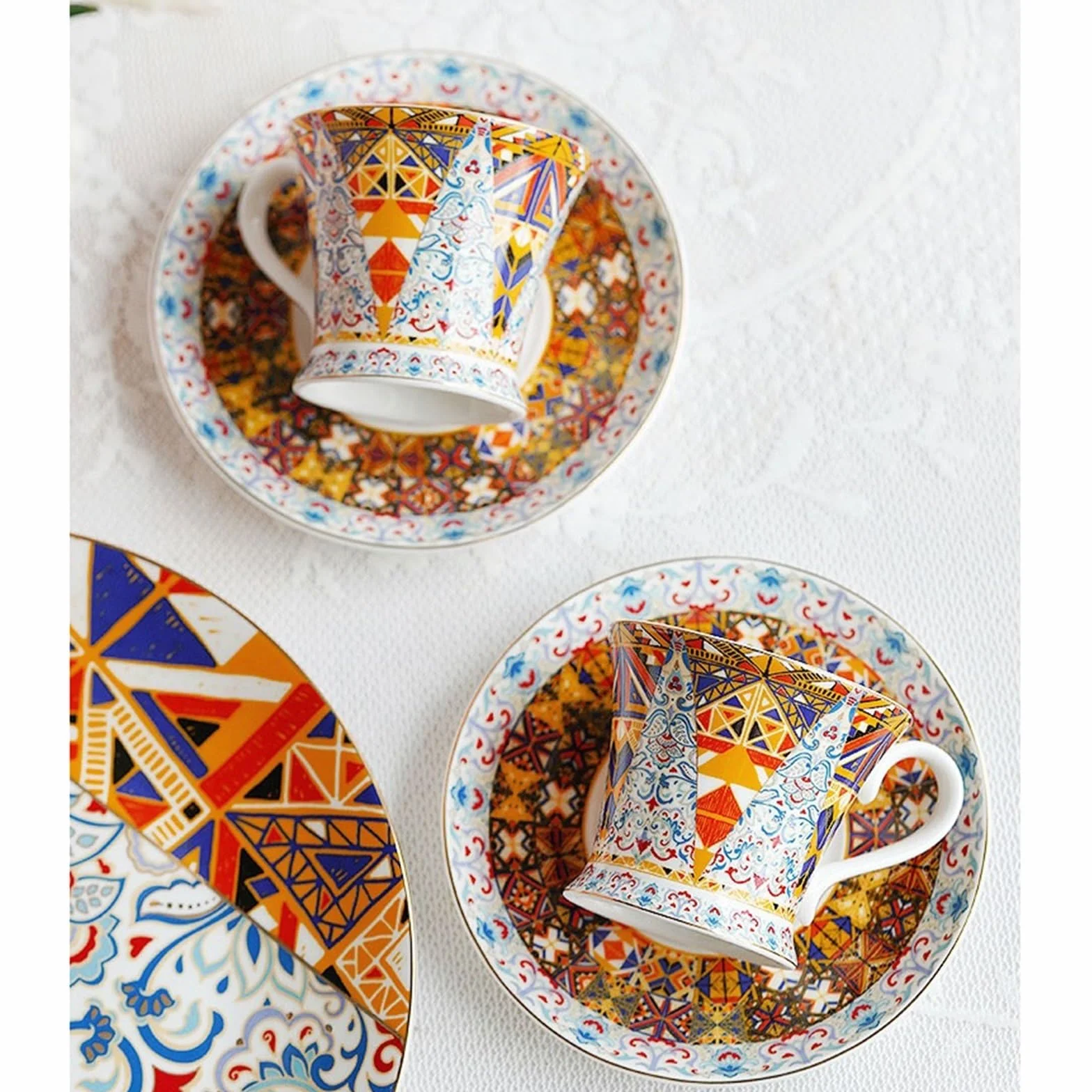 Wykwintne wysokiej jakości wykwintne kubki do kawy i spodki z porcelany kostnej zestaw vintage popołudniowa herbata zastawa stołowa talerze przekąski pudełko zestaw do domu biura