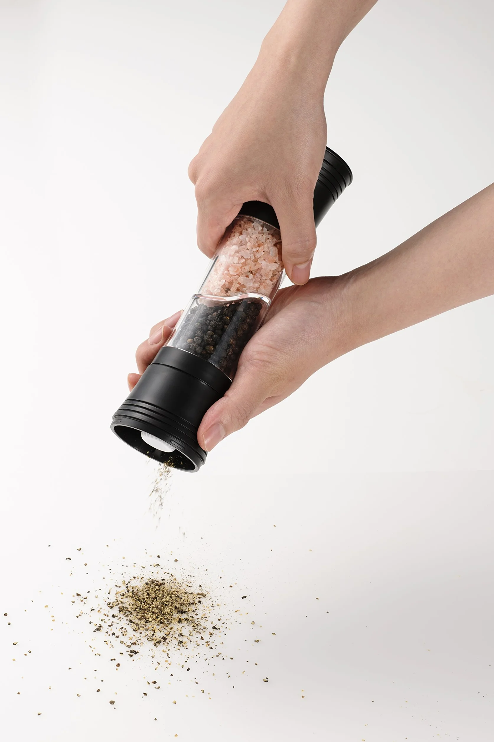 Podwójny młynek Kyocera z 2 młynkami ceramicznymi, regulowany od grubego do drobnego, pojemnik akrylowy, CM-25D-BK