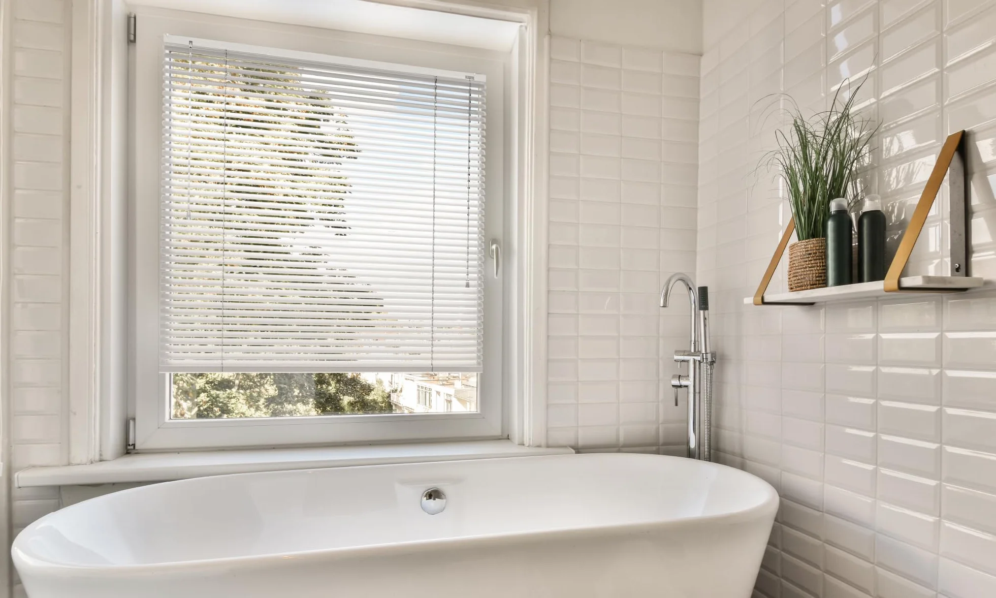 Żaluzja aluminiowa SONELLO wewnętrzna 70cm x 130cm Biała Aluminiowe żaluzje fasadowe Klemmfix bez wiercenia: antyrefleksyjna ochrona wizualna przed światłem i słońcem dla okien i drzwi