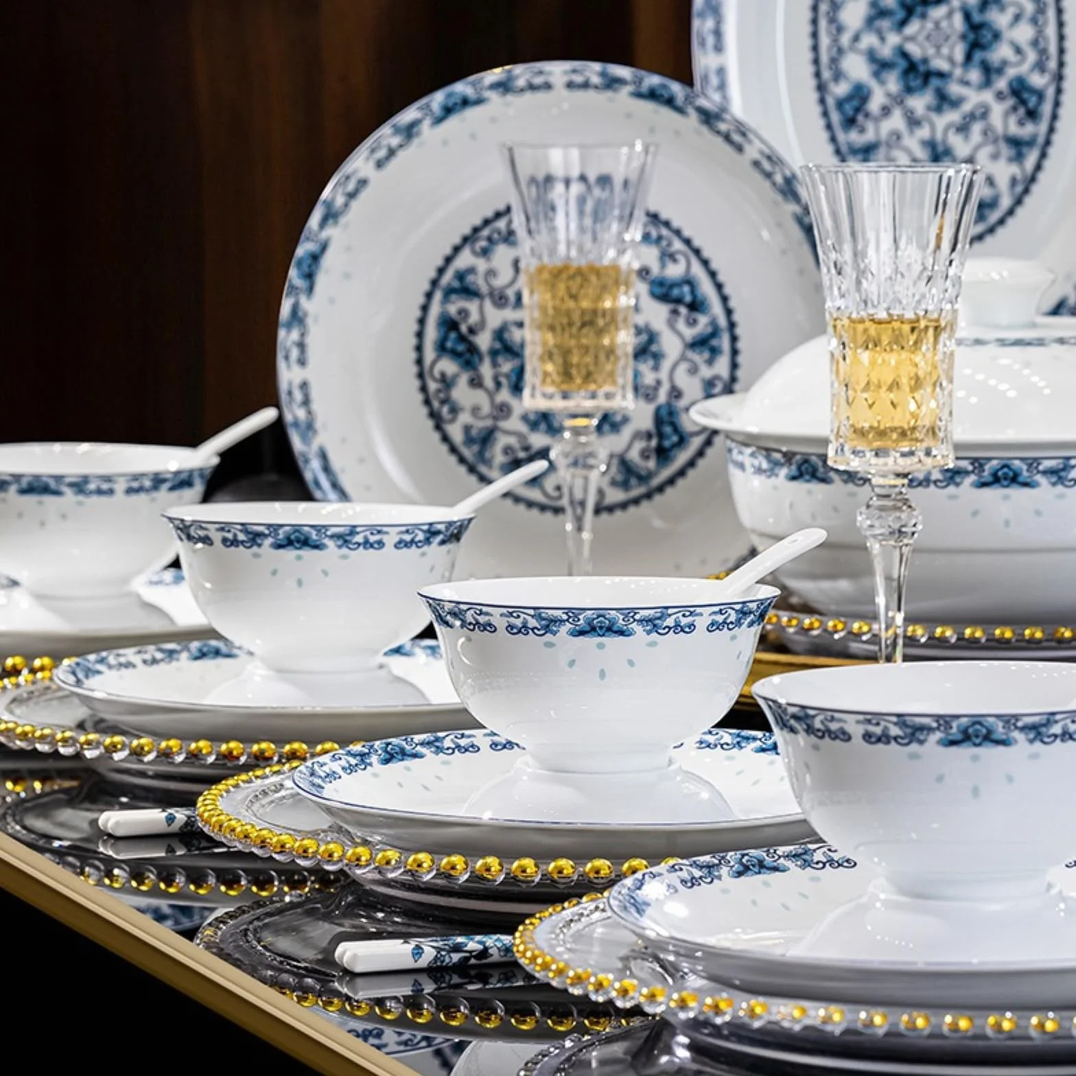 Biała porcelana niebiesko-biała zastawa stołowa naczynia domowe chińskie naczynia kombinacja -18 głowic
