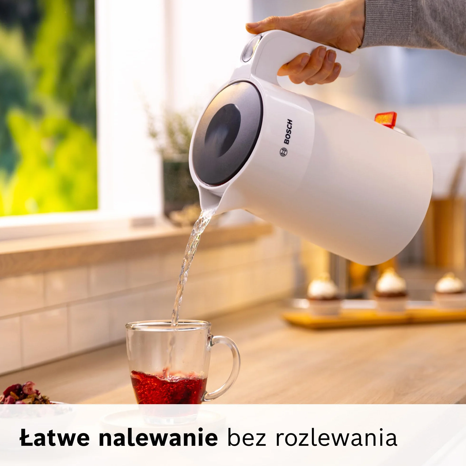 Bosch, czajnik elektryczny, MyMoment, ergonomiczna budowa, duży otwór, potrójne zabezpieczenie, filtr antyosadowy, pojemność 1,7 l, wysokiej jakości plastik, biały, TWK2M161