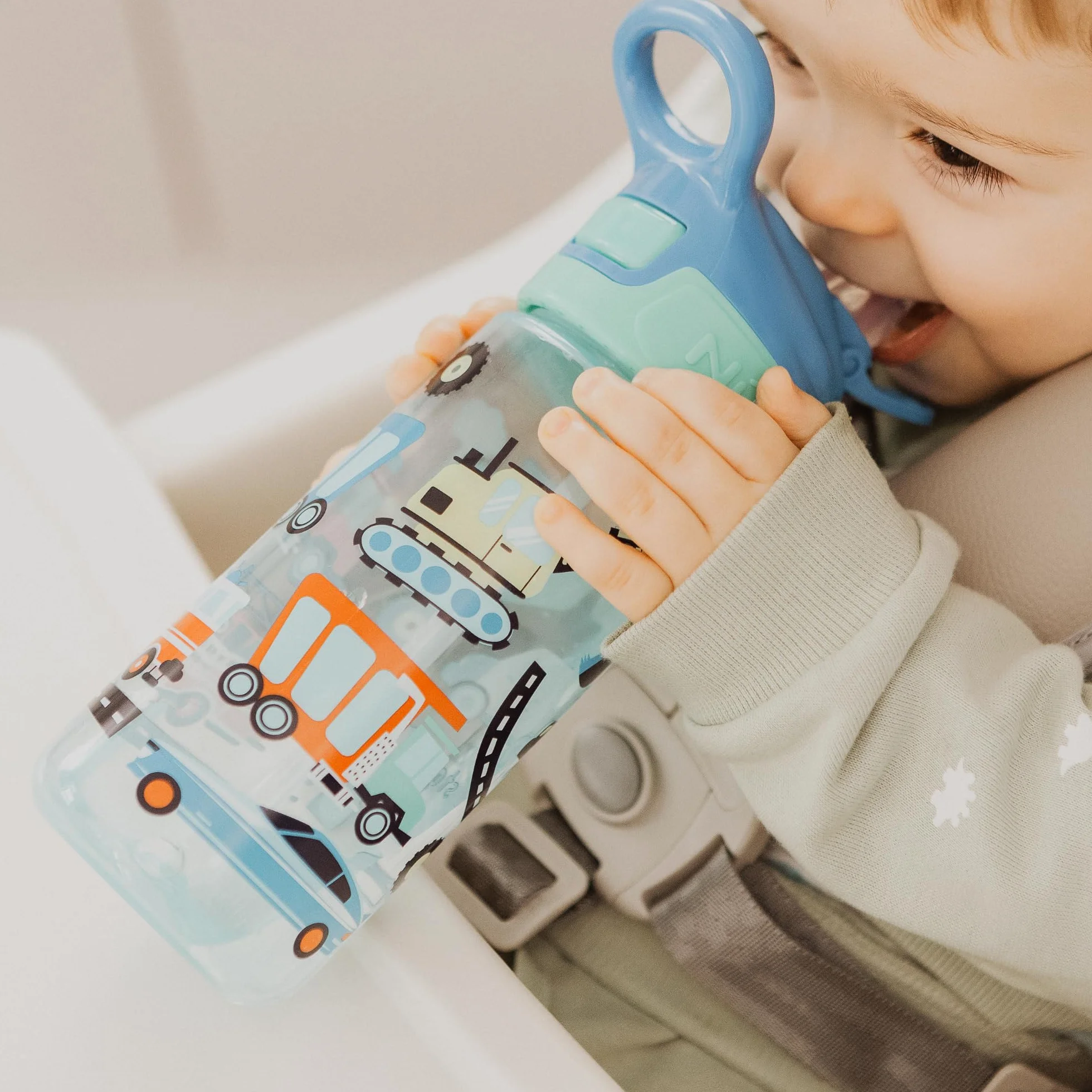 Nuby Super Quench butelka na wodę dla dzieci, 540 ml, uchwyt do przenoszenia, płynny przepływ, nadaje się do mycia w zmywarce i sterylizatora, nadaje się dla dzieci w wieku od 18 miesięcy