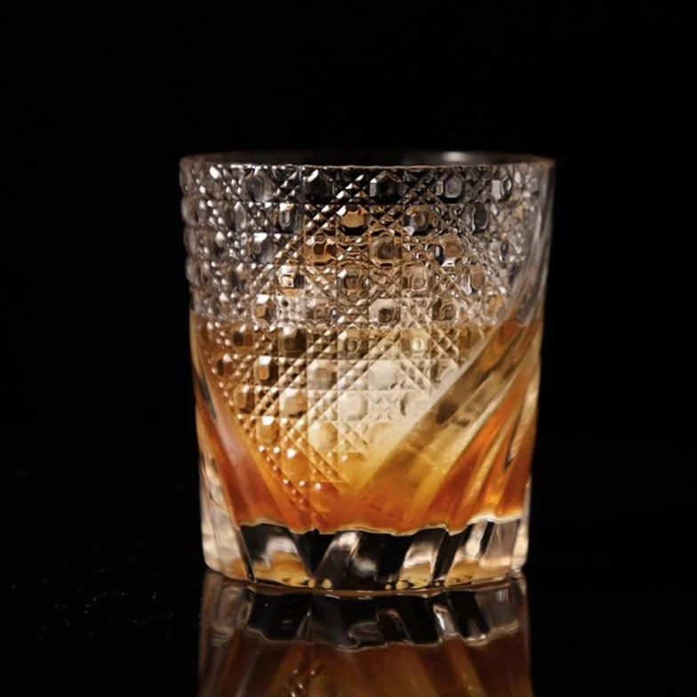 Eleganckie szklanki Japońskie rzemiosło, ręcznie rzeźbione szklane szare kubki, kryształowe szklanki do whisky Szklanki do napojów