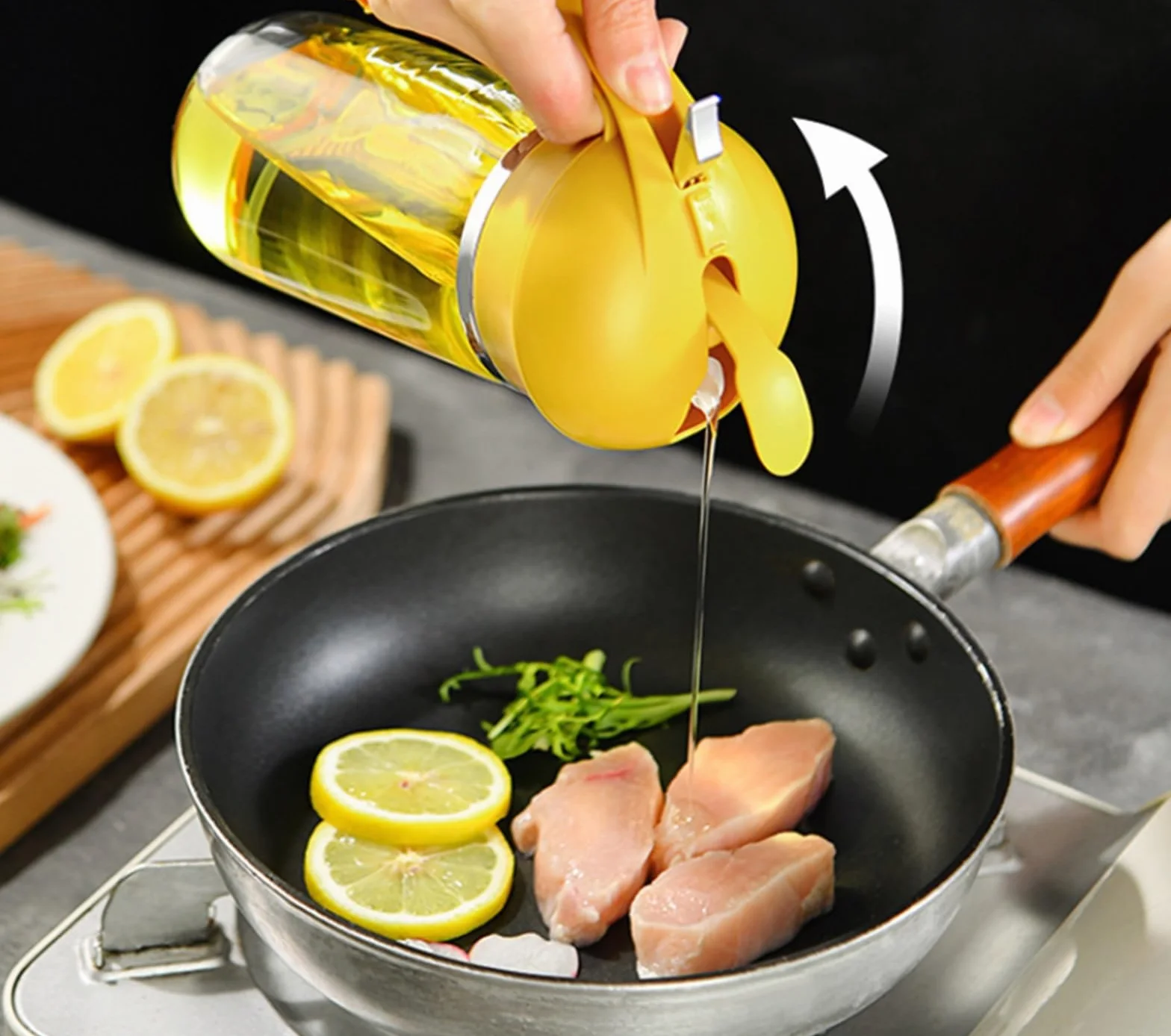 Dozownik do Oleju Kuchennego Zestaw 2 Spryskiwaczy Do Oliwy Z Oliwek W 1 Gotowania, Smażenia Sałatek I Grillowania Dozownik Octu i Oleju(Yellow)