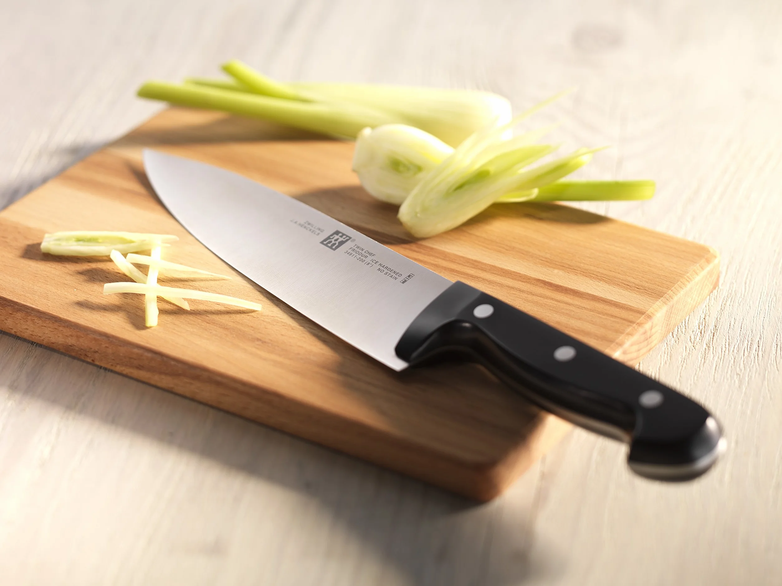 Zwilling Messerblock, 8-tlg., Bambusblock, Messer aus rostfreiem Spezialstahl/Kuststoff-Griff, Twin Chef