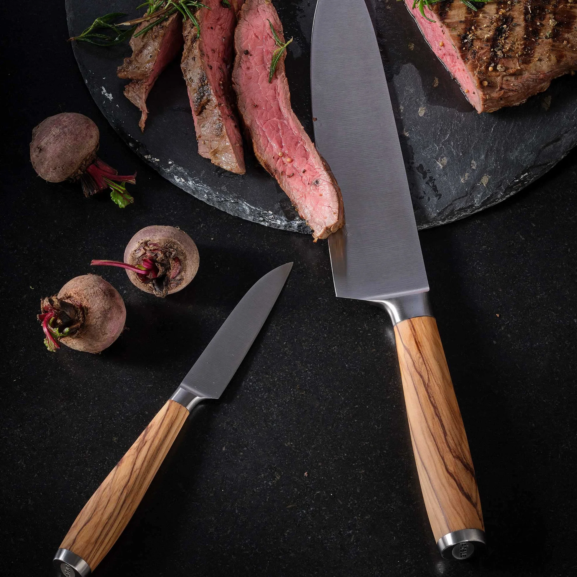 Rösle Nóż Santoku Artesano 16,5 cm – wysokiej jakości nóż kuchenny do krojenia mięsa, ryb, drobiu i warzyw, ostry nóż do krojenia z ergonomicznym uchwytem z drewna oliwkowego