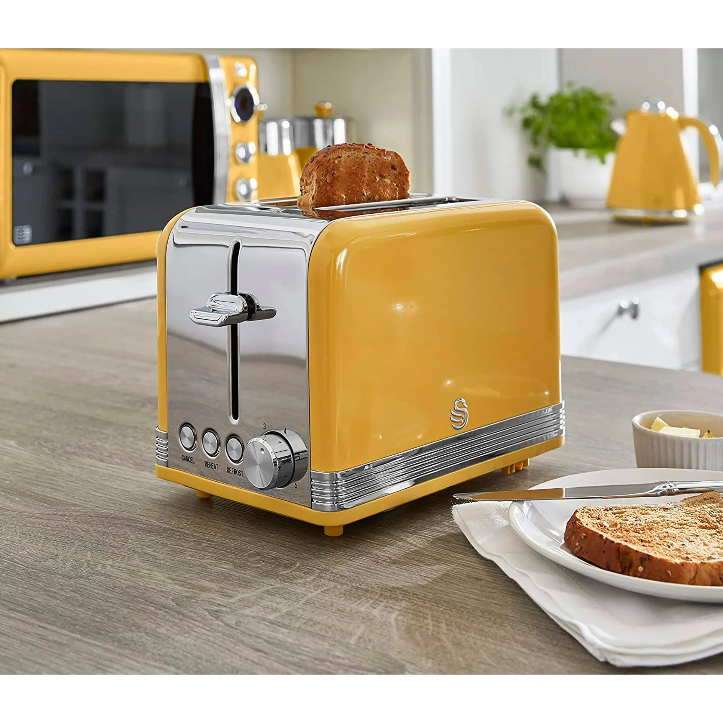 Swan Retro Toster 2 Plasterki 815W Stal nierdzewna Żółty