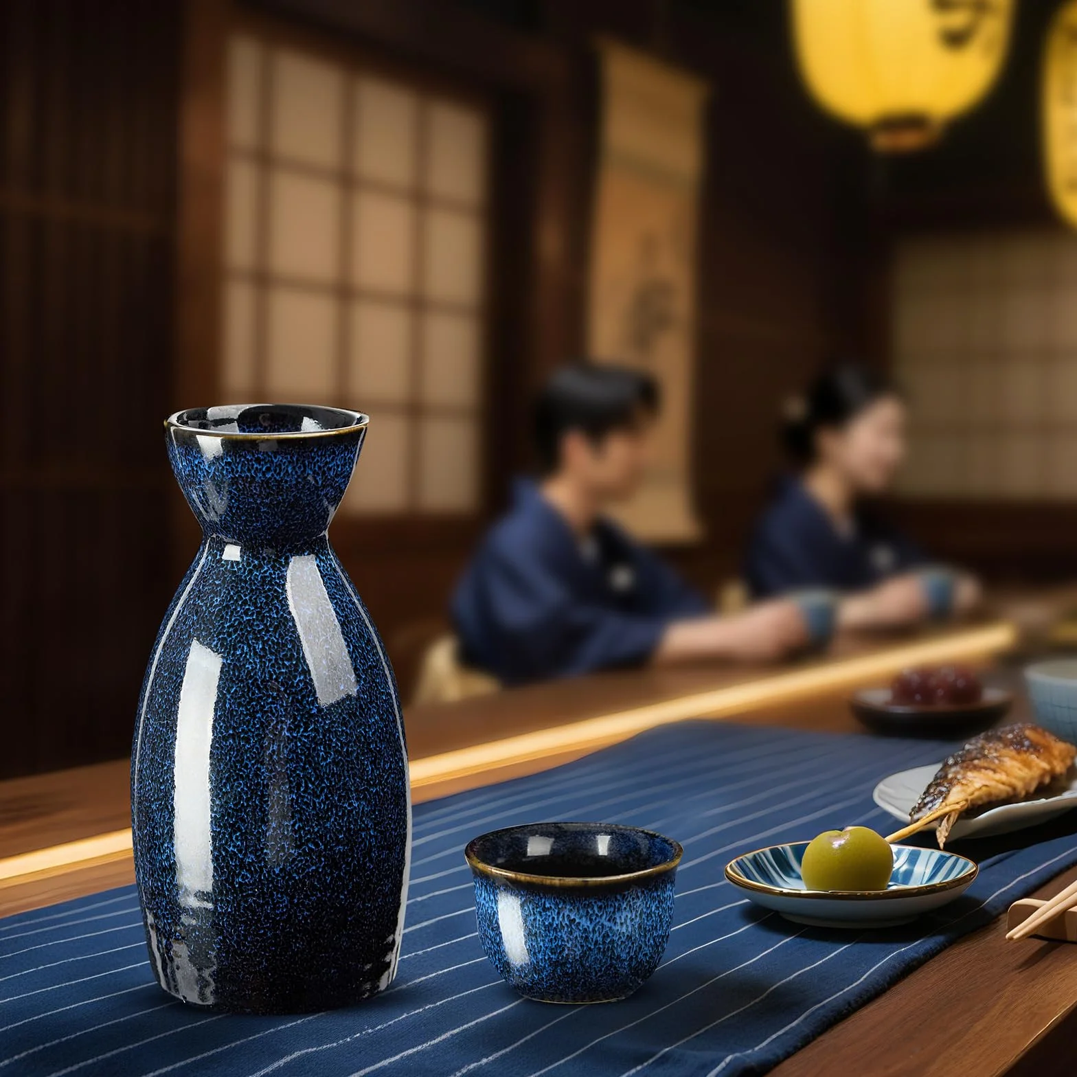 DUJUST 11-częściowy japoński zestaw do sake dla 6 osób, wypalane w piecu porcelanowe naczynia do sake, 6 filiżanek, 1 butelka, 1 podgrzewacz, 1 kuchenka na świecę, 1 taca i 1 pudełko, ciepła karafka