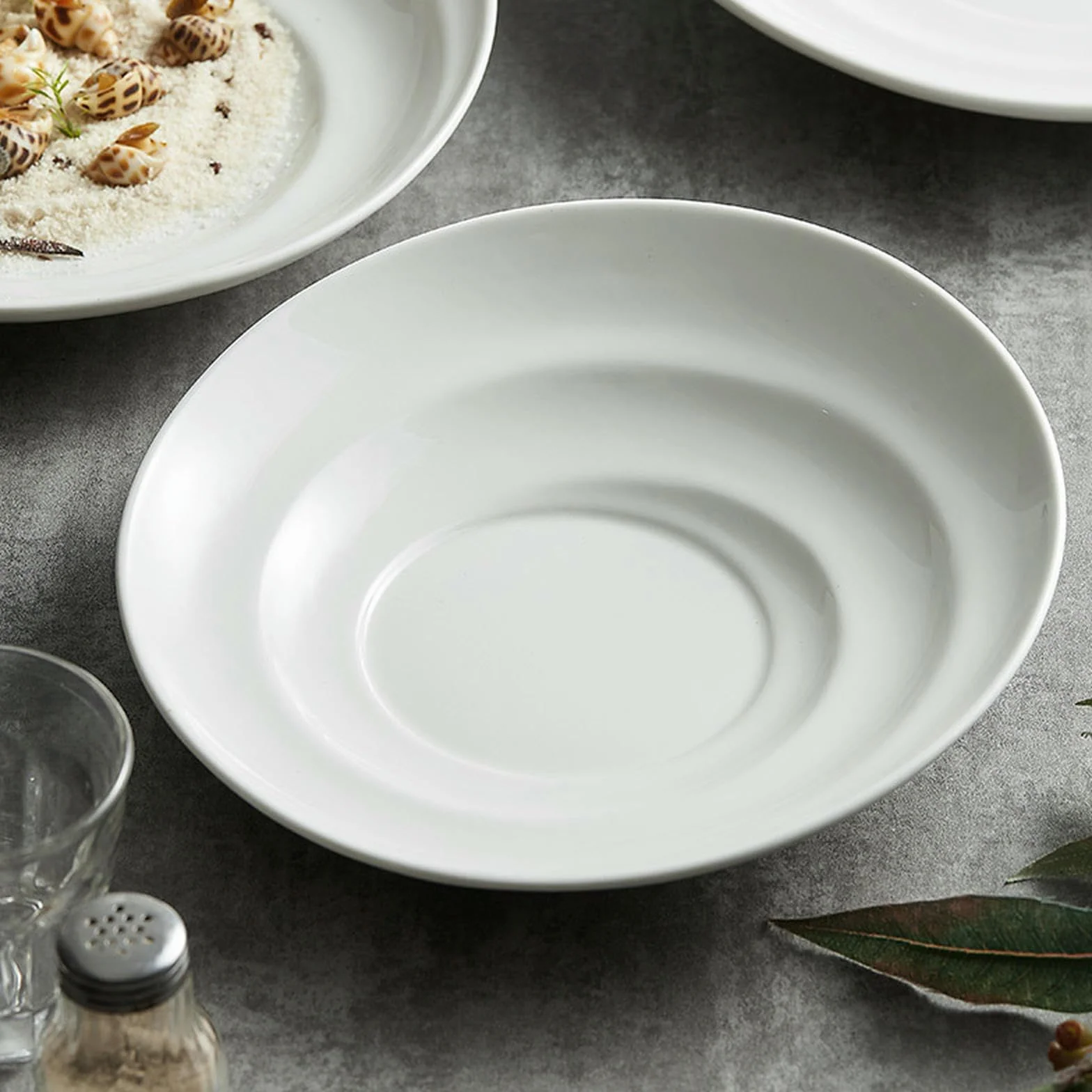 Ceramiczne jednokolorowe naczynia odporne na wysokie temperatury domowe wykwintne naczynia stołowe - 10-calowa elegancka linia