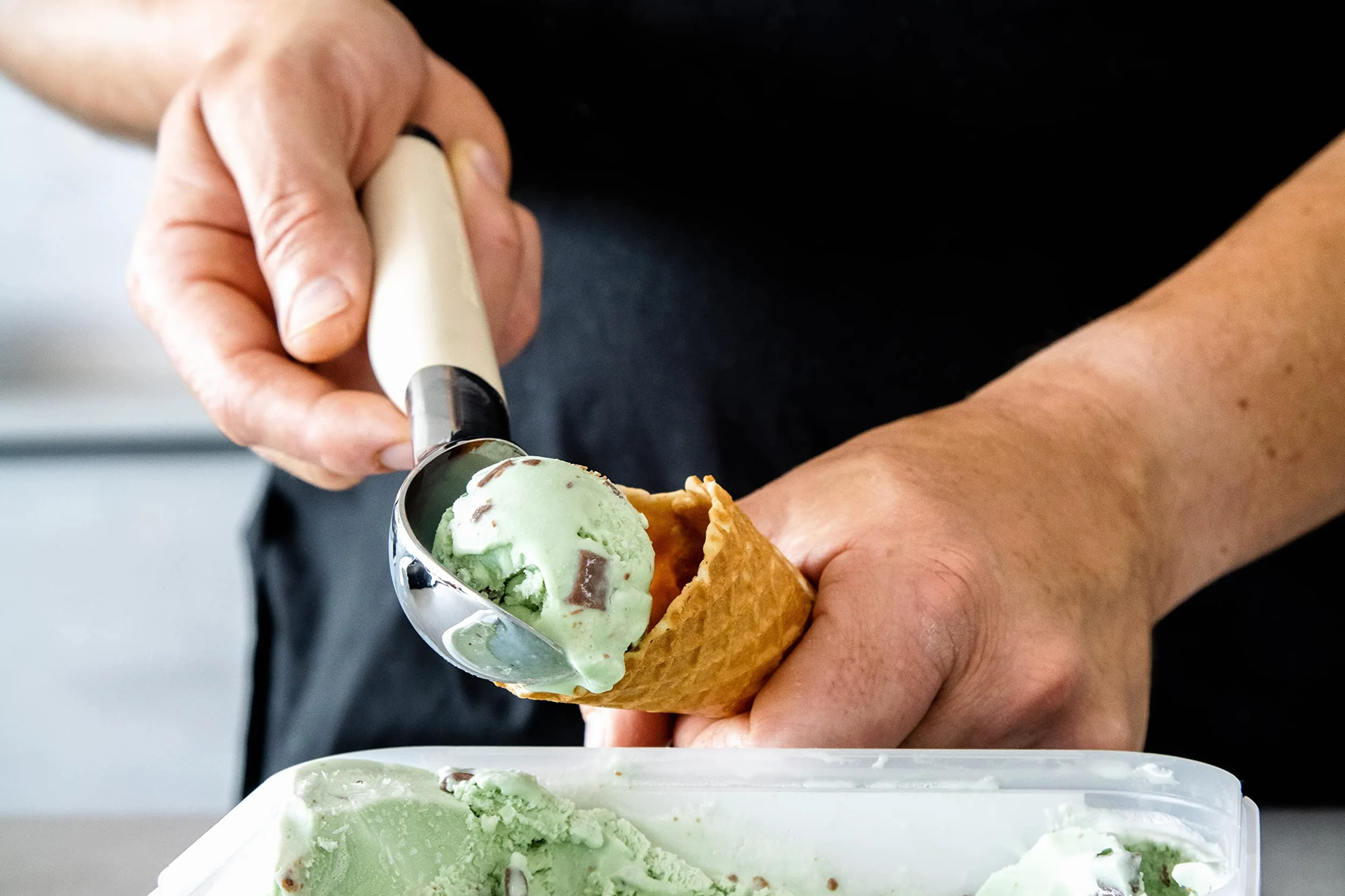 KitchenAid Core Line Ice Cream Scoop, Cream