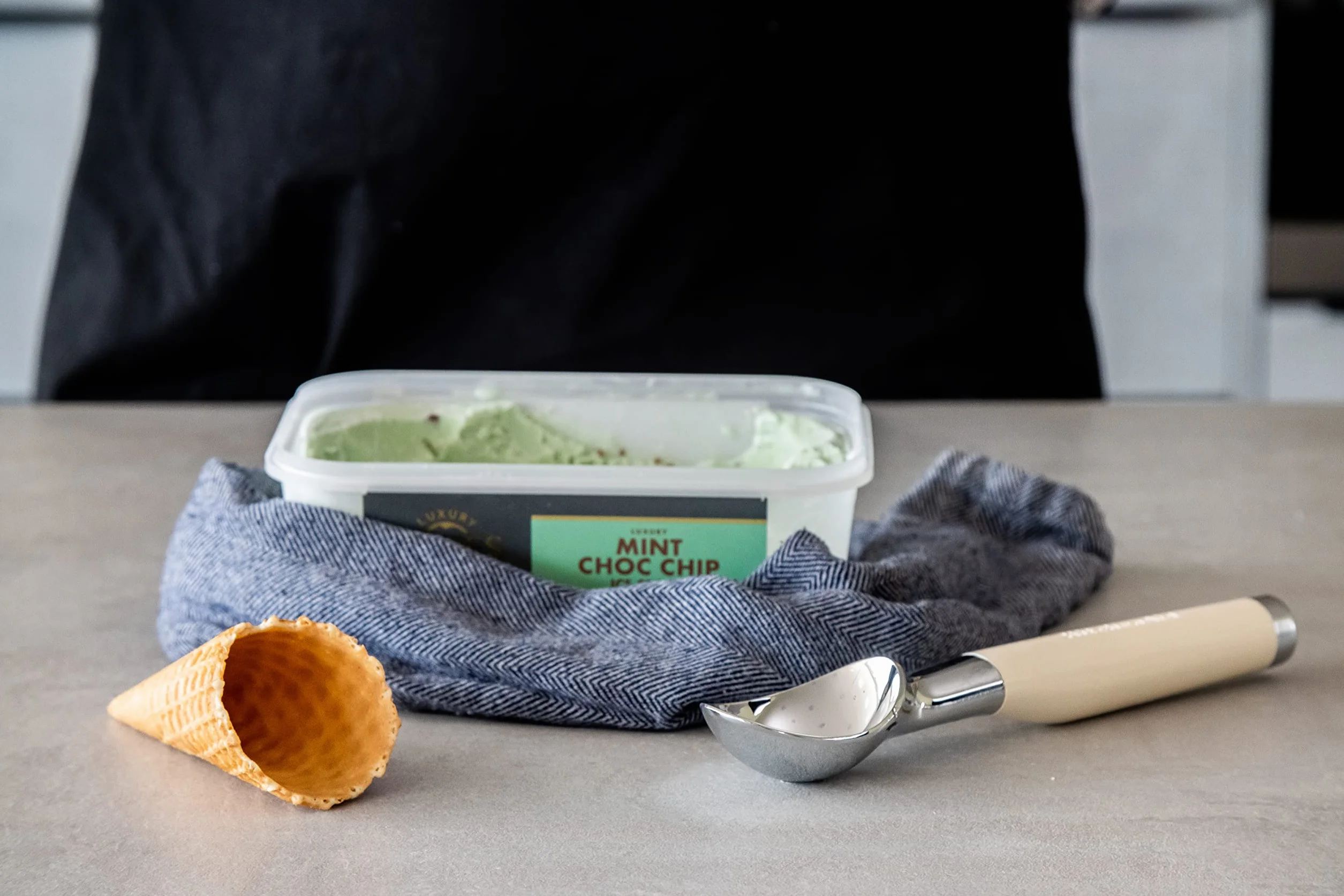 KitchenAid Core Line Ice Cream Scoop, Cream