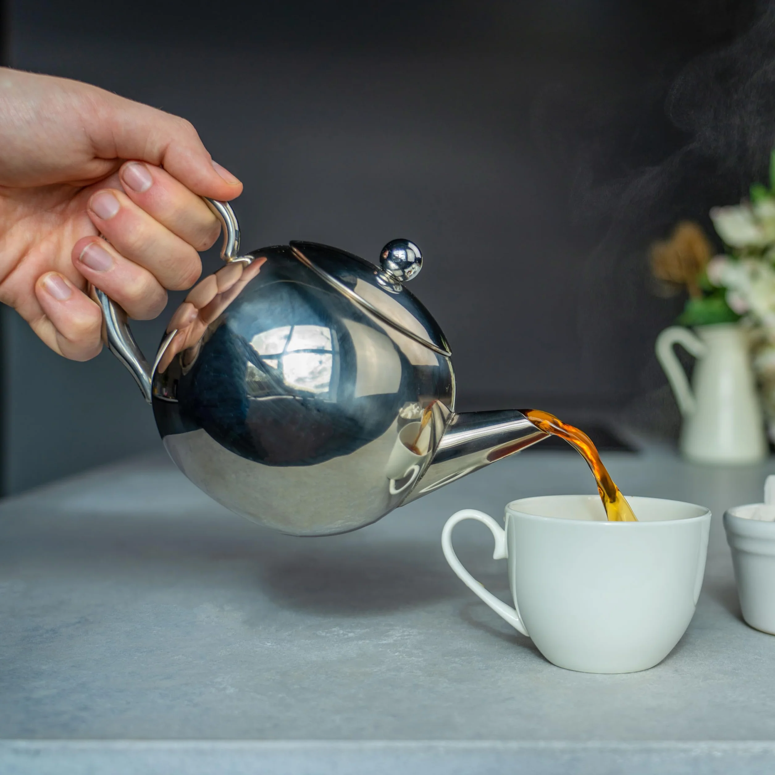 Café Olé Rondeo dzbanek do herbaty ze stali nierdzewnej łatwy do nalewania czajniczek z koszem zaparzacza 17 uncji 500 ml