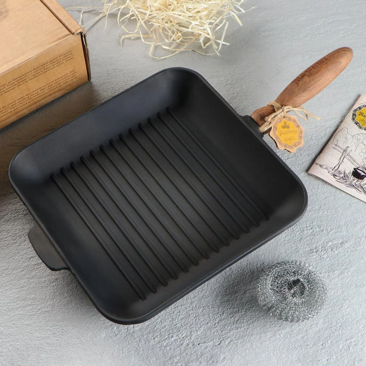 Patelnia grillowa z żeliwną z drewnianym uchwytem – 28 x 28 x 4 cm – patelnia do steków – grillowanie – patelnia żeliwna do wszystkich źródeł ciepła – gotowanie – zestaw patelni – bez PFAS