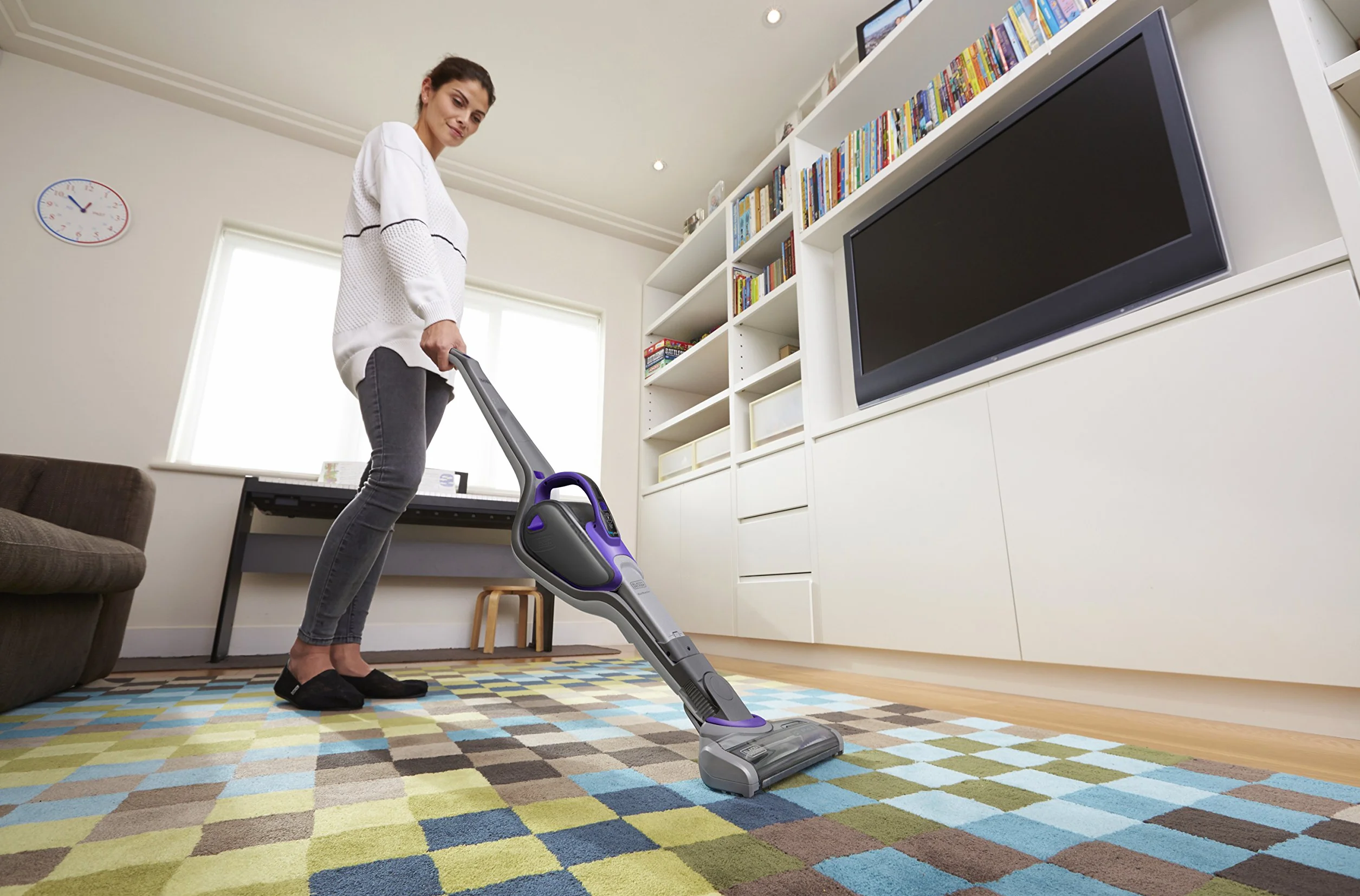 SVJ520BFSP-QW - Aspirador 2en1 18V 2Ah con tecnología SMART TECH™. Zawiera cepillo para mascotas y filtro con aroma de algodón. Podstawa ładunku. Se mantiene de pie. Boquilla rozszerzalny y cepillo