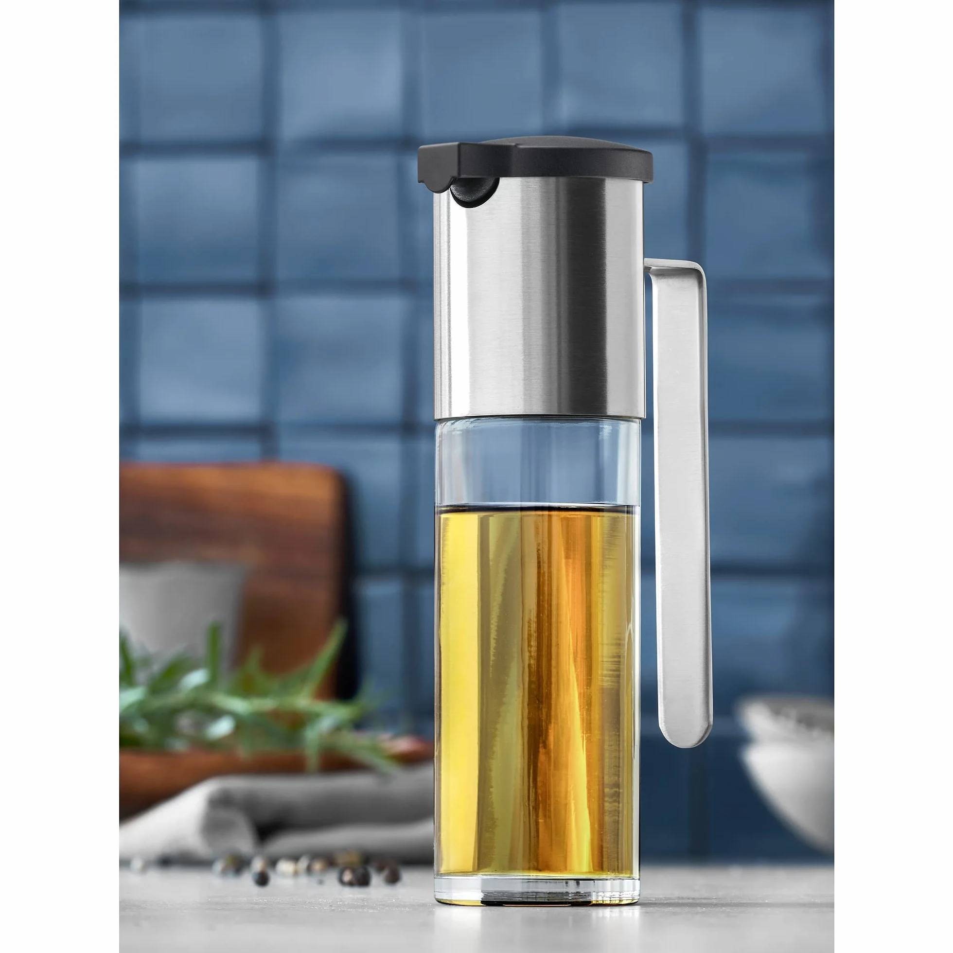 WMF Podstawowy dozownik octu i oleju 120 ml, dozownik octu i oleju z pokrywką aromatyczną, otworem zwrotnym, szklanym pojemnikiem, matowana stal nierdzewna Cromargan