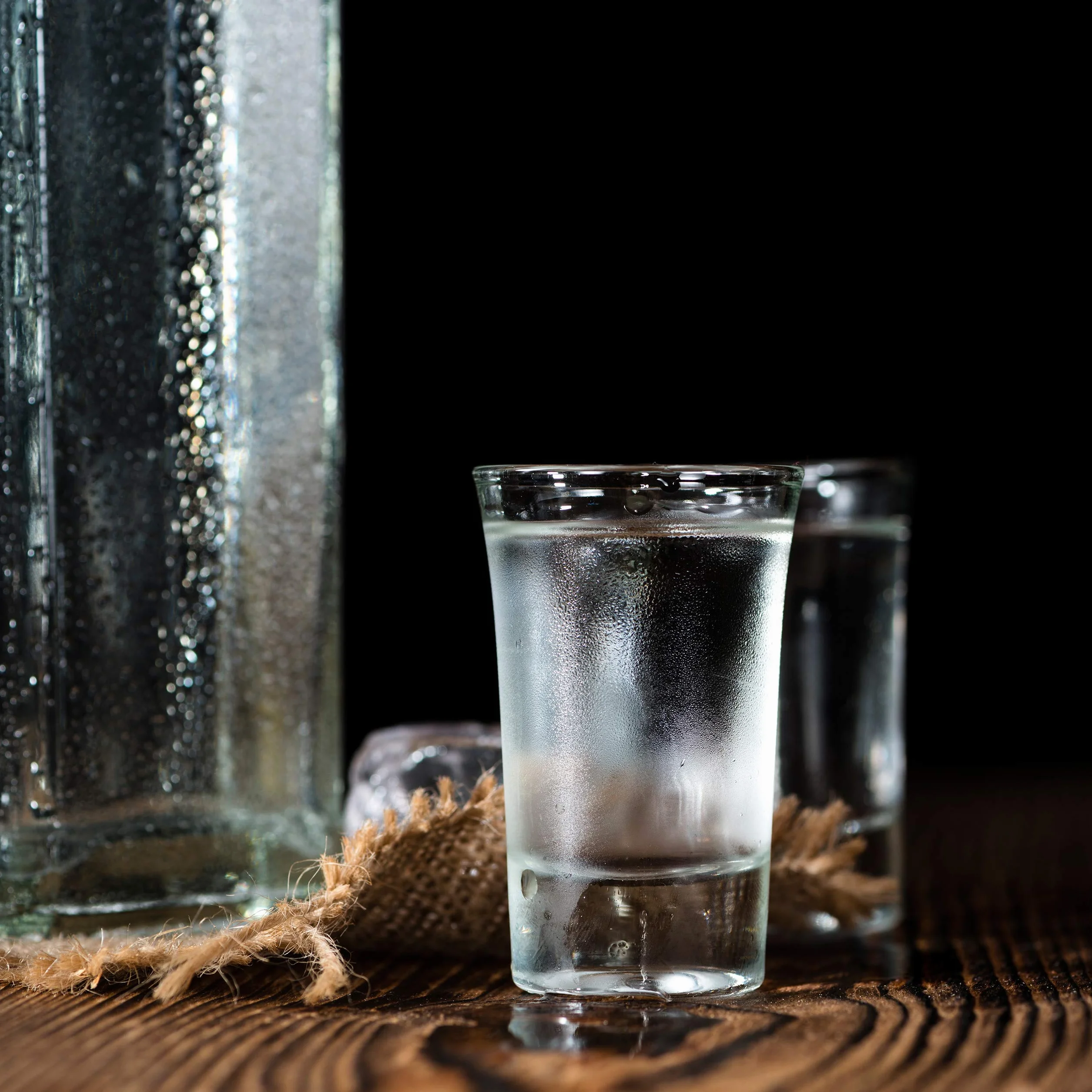 Relaxdays 96 x kieliszek do wódki, pinezki ze szkła, 4 cl, na likiery, kawę, karnawał, kieliszki do shotów, nadają się do mycia w zmywarce, przezroczyste